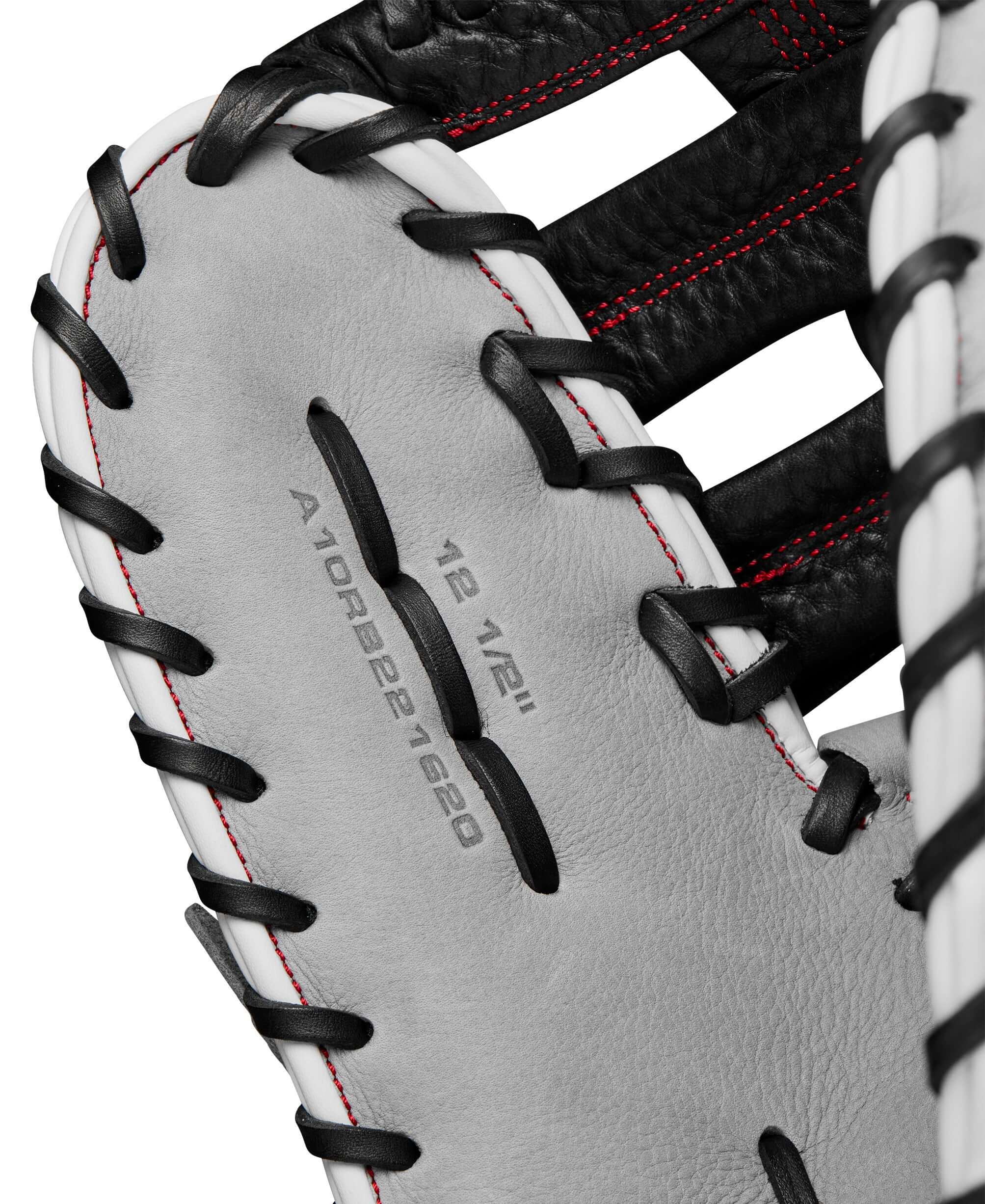 Close-up of Wilson 2024 A1000 1620 baseball mitt showcasing 12.5" size and detailed stitching for optimal performance.