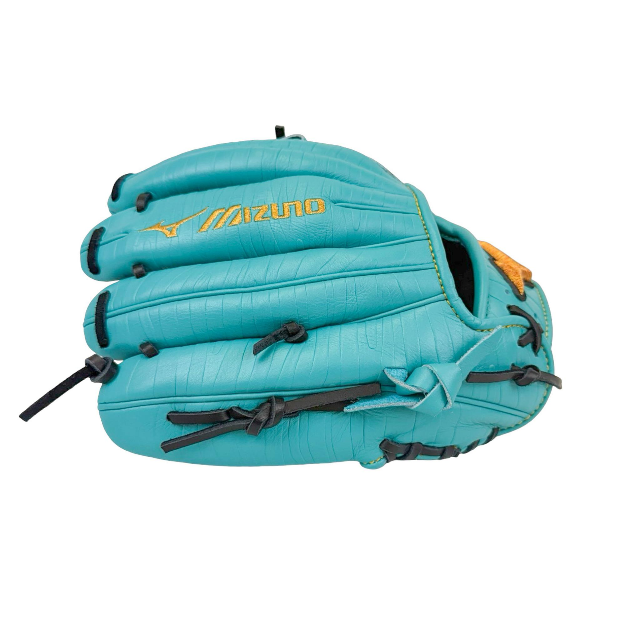 Finger detail of Mizuno GMP-400 Asterisk Pro 11.5 LTO Glove showing tiger-striping texture.