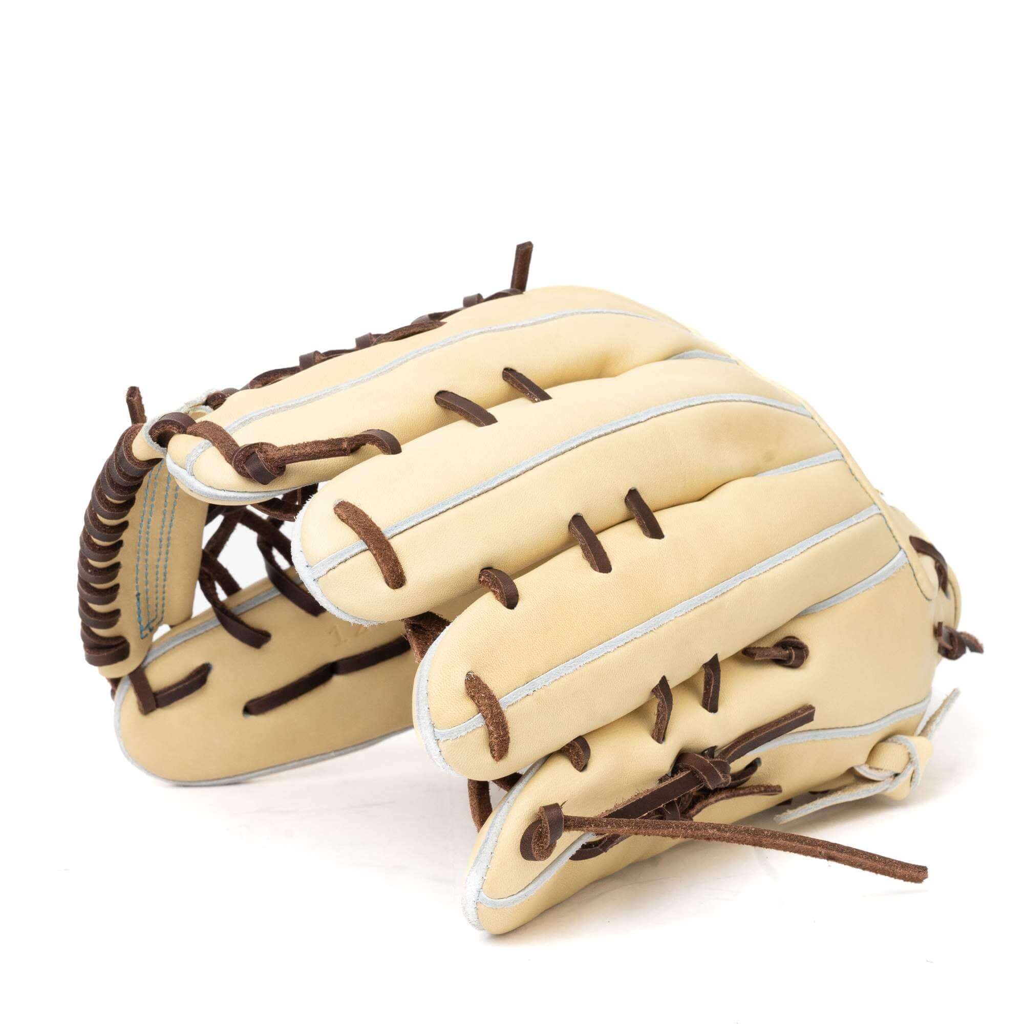 Close-up view of the fingers on Jax LJ-10 Outfield Glove Blonde 12.5-inch