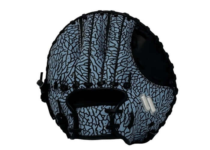 Back view of Sacco Ultra Smooth Steer 10 Flat SE Black and Sacco Blue EP, showcasing its unique textured design and durability.