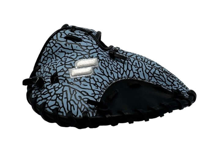 Sacco Ultra Smooth Steer 10 Flat SE Black & Sacco Blue EP side view with unique design and durable material.