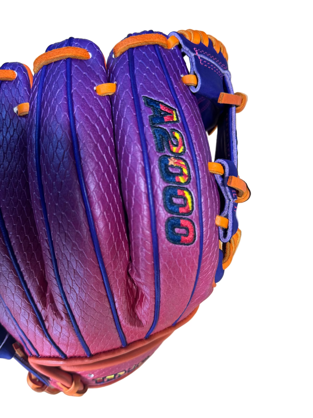 Wilson A2000 Arizona Sunset infield glove finger detail showing rolled dual welting and finger binding.