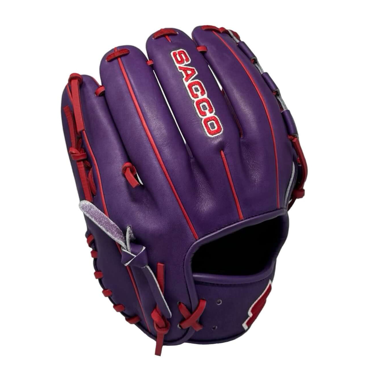 Close-up of finger slots lined with plush sheep skin for superior cushioning.