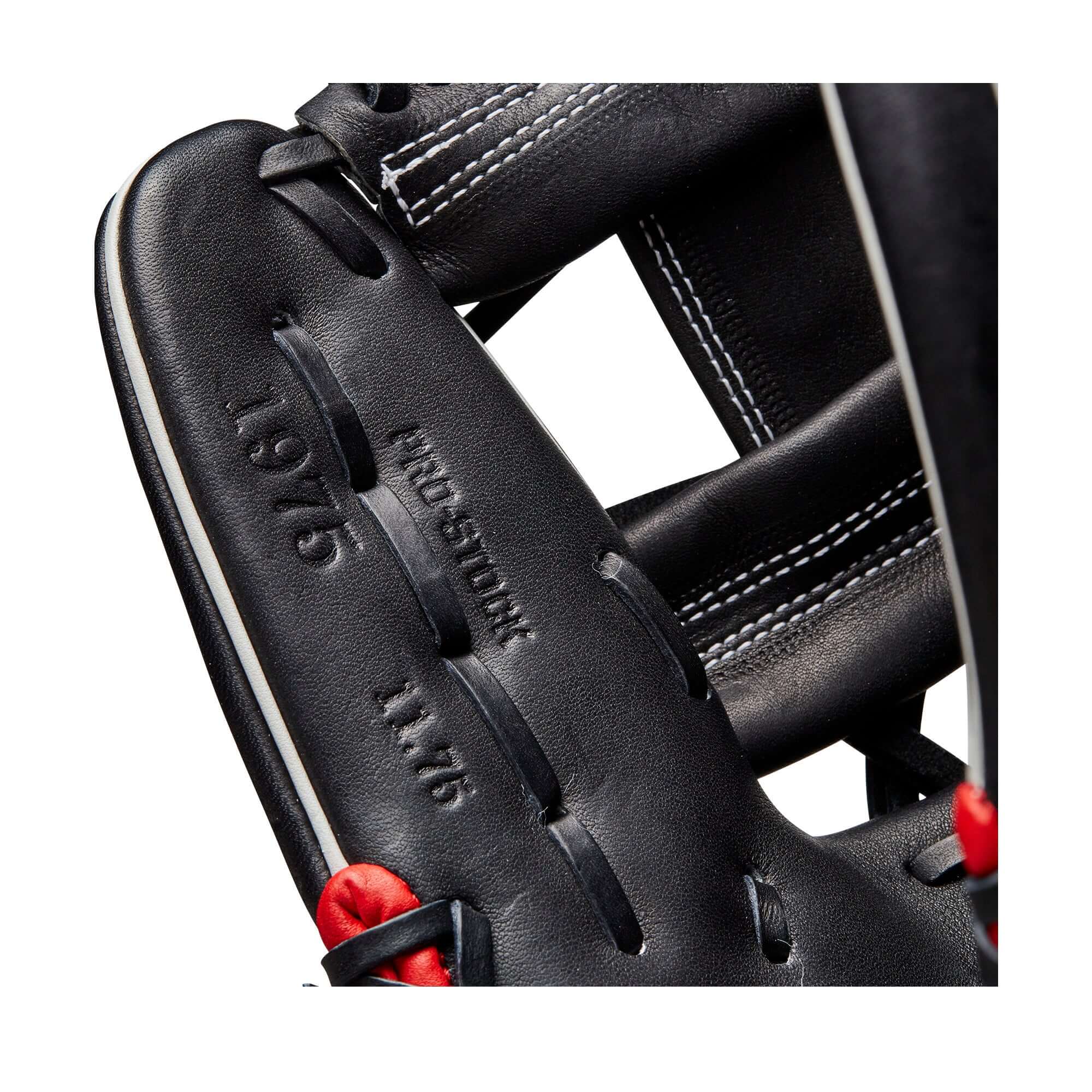 Wilson A2000 1975 Black/White/Red 11.75 Baseball Glove