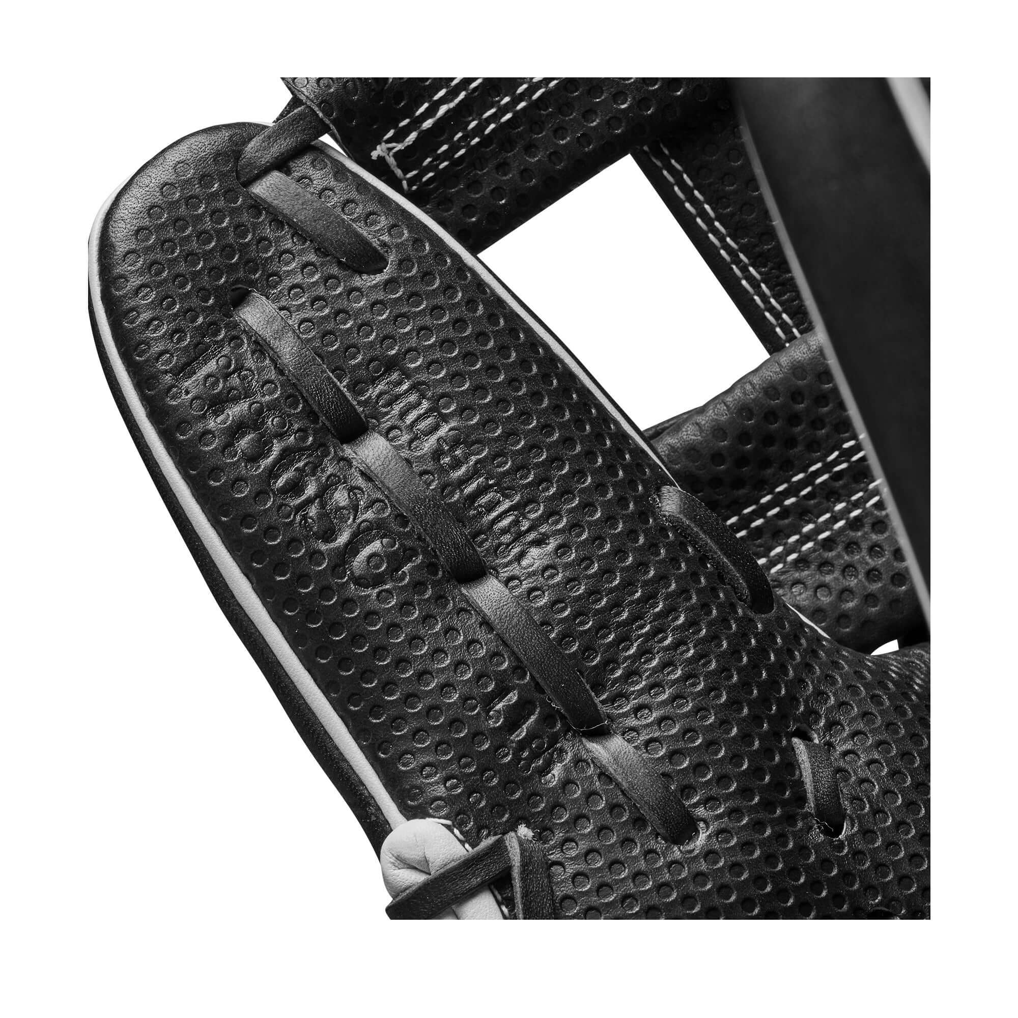 Wilson A2000 1786 Spin Control baseball glove, 11.5-inch, black and white, H-Web design