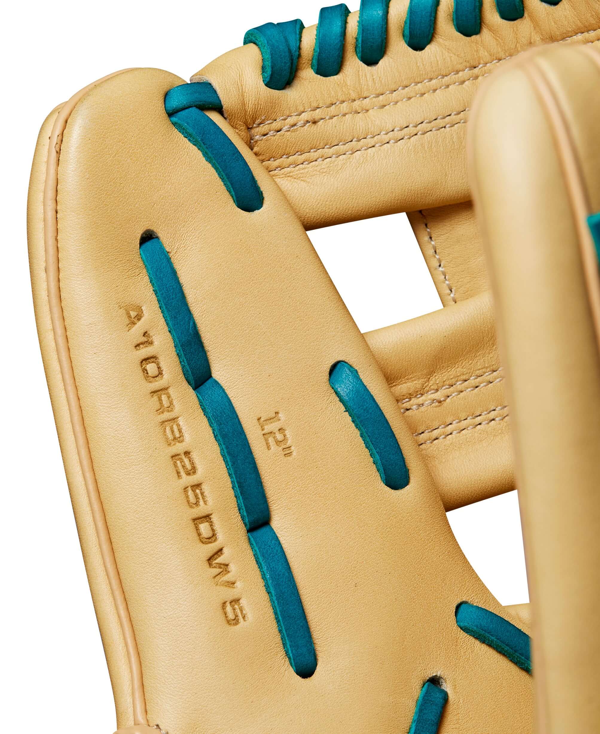 Detailed view of the thumb leather on the Wilson A1000 DW5 Glove, showcasing the premium Full Grain leather texture.