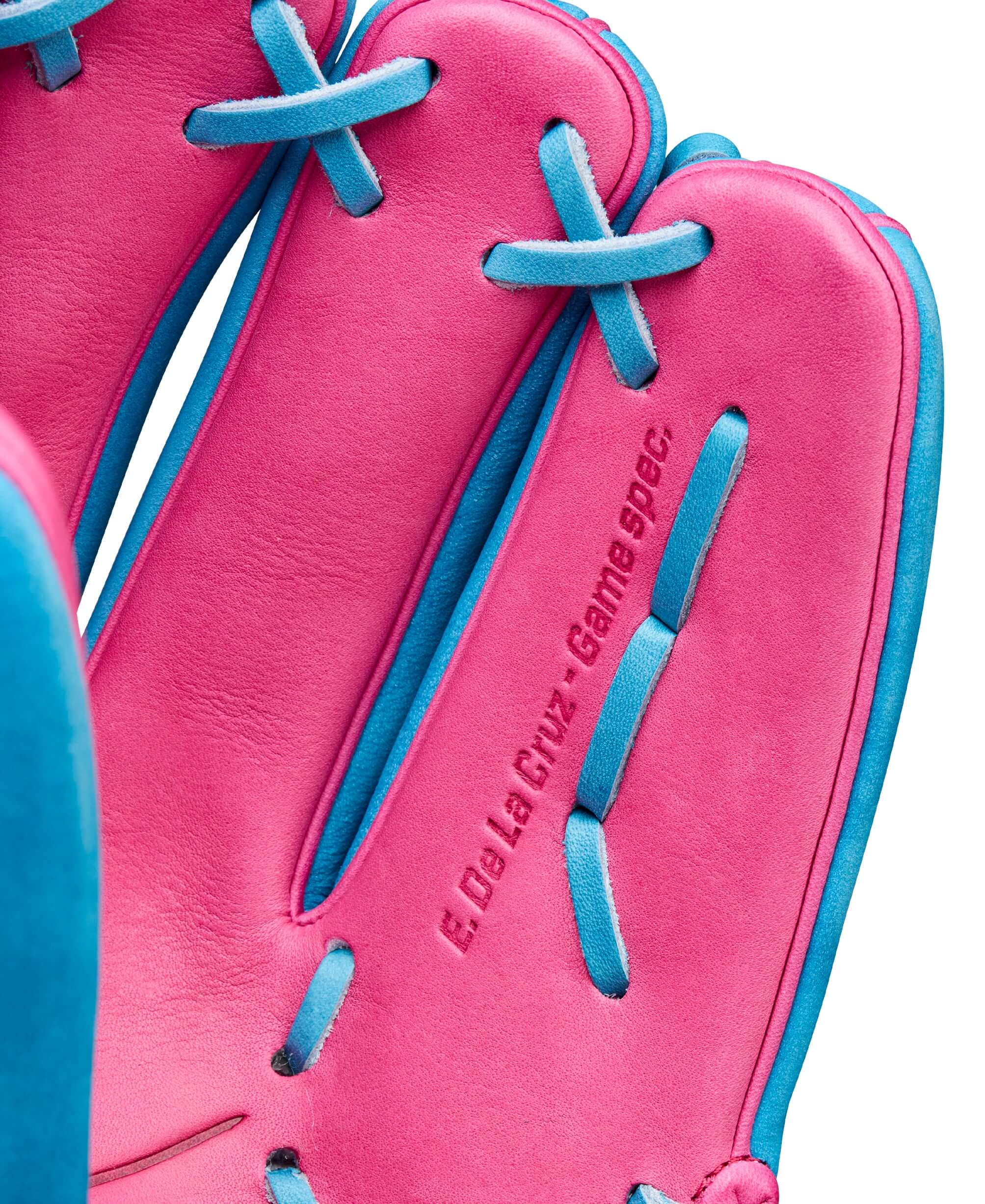 Wilson 2025 Elly De La Cruz A2000 EDLC44 GM glove finger front detail showing premium Pro Stock leather.