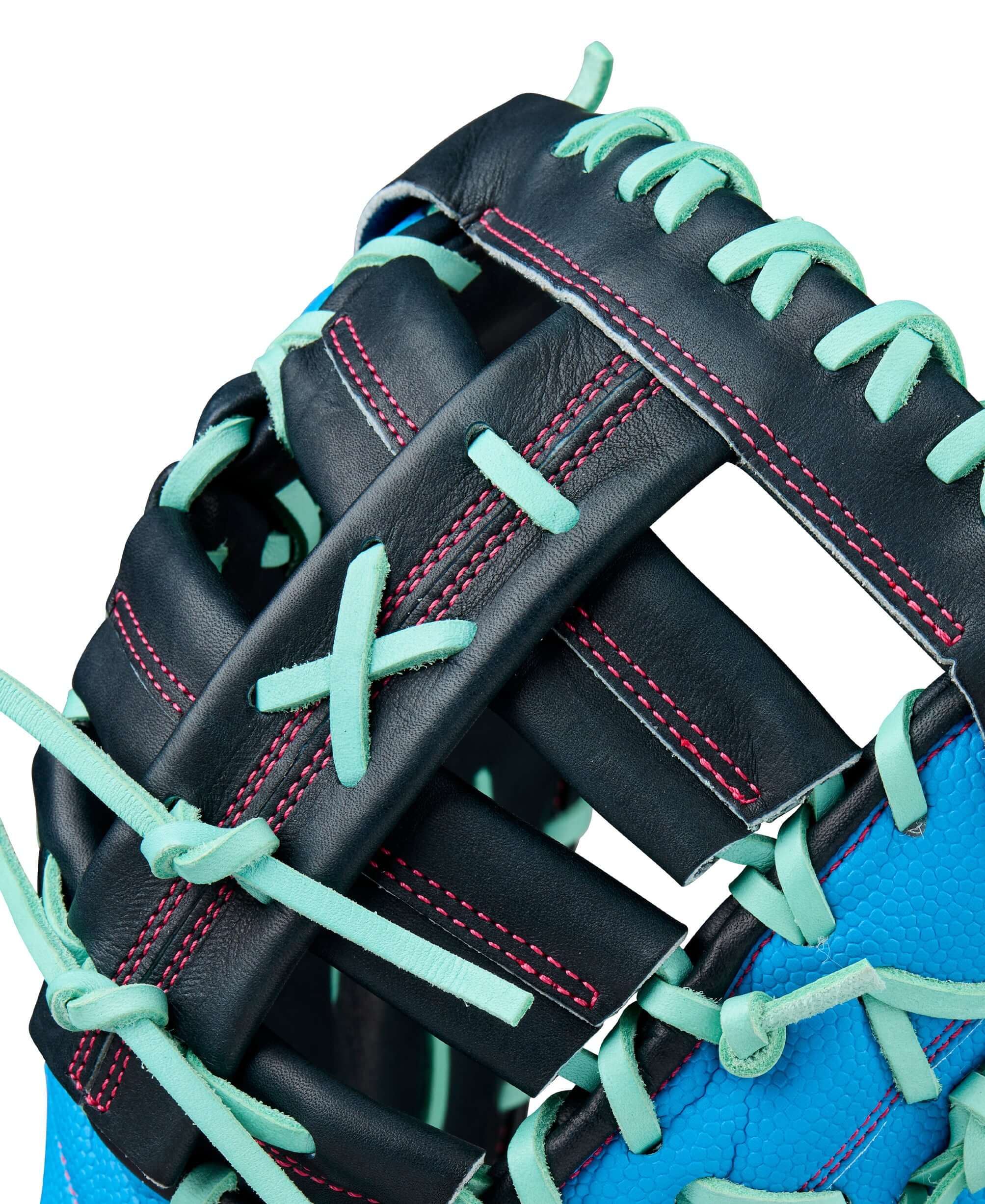 Wilson 2025 A2000 1677SS 12.5” First Base Mitt LHT Single Post Web detail with deep pocket.