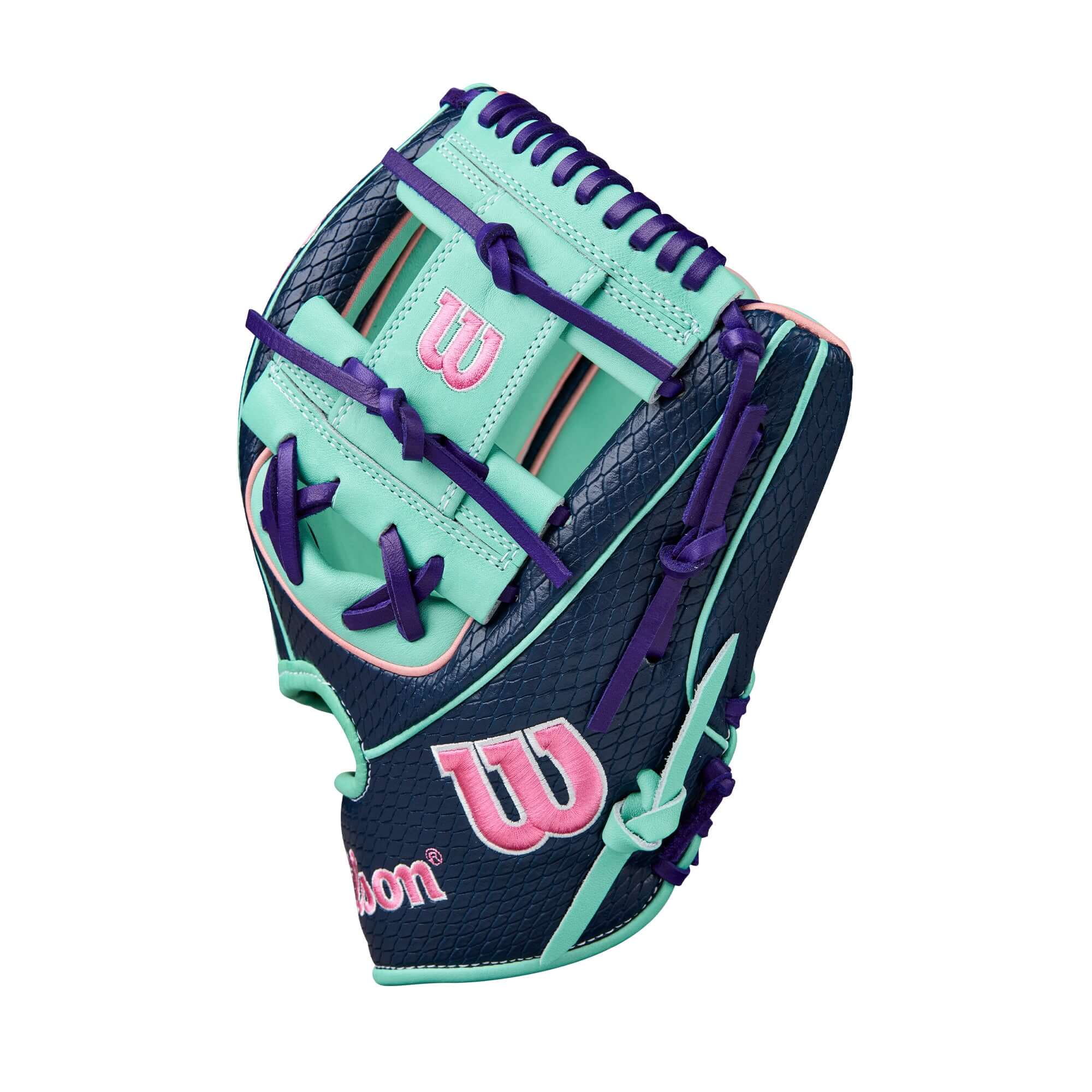 Wilson 2025 A2K 1786SS 11.5” Infield Glove thumb detail with Comfort Pro fit lining.