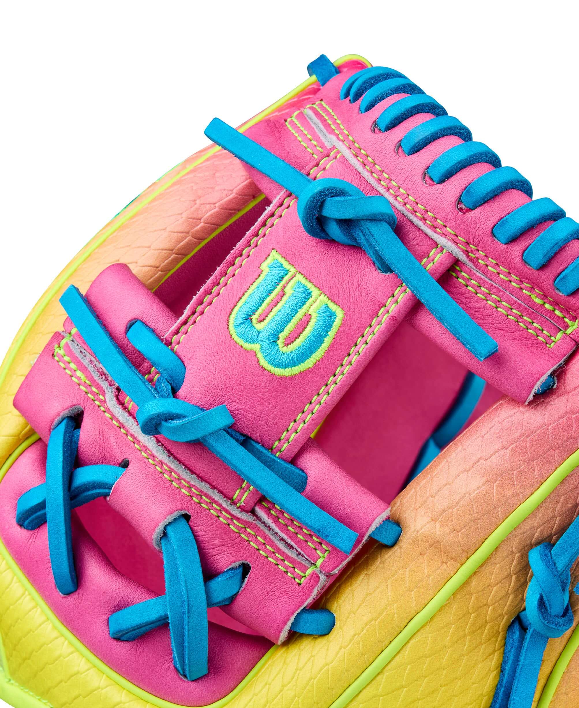 Wilson 2025 A2000 1786SS 11.5” Infield Glove H-Web detail with double lacing and shallow pocket.