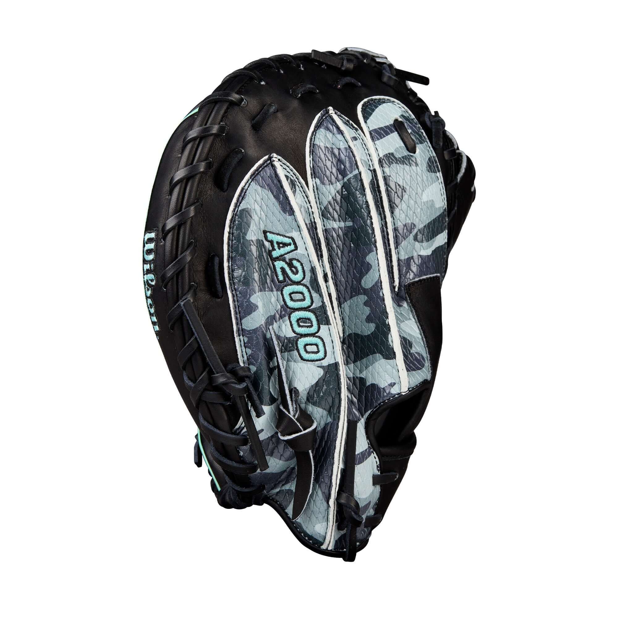 Wilson 2025 Austin Wells A2000 AW28 GM 34” Catcher’s Mitt finger detail showing Flat Finger Binding.