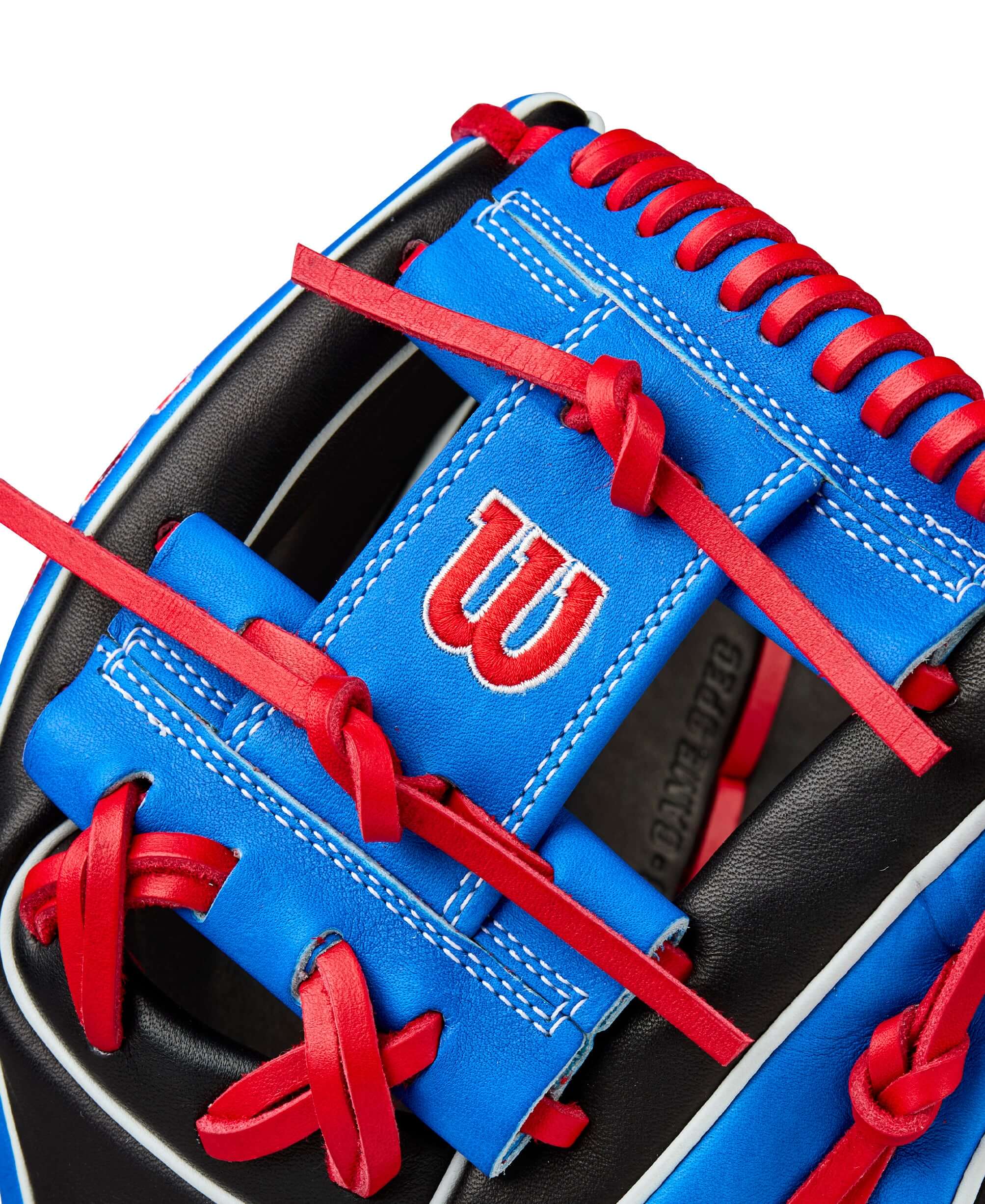 Wilson Fall 2025 A2K Mookie Betts GM 11.75" glove web detail in Dual Post design with Royal Blue leather.