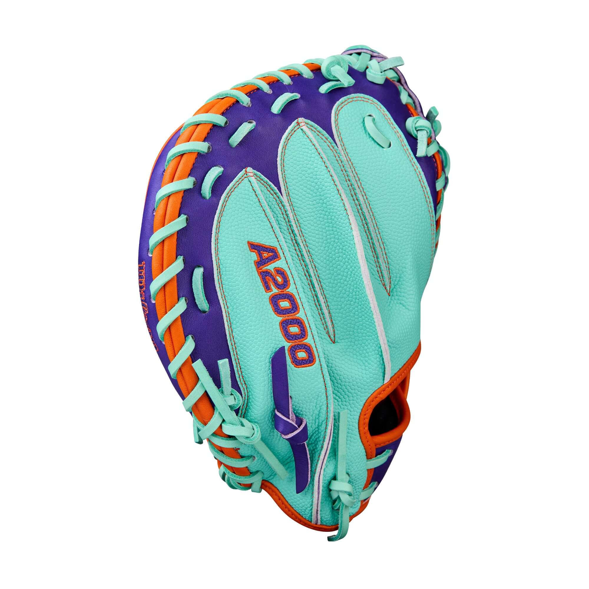 Finger detail Wilson Winter 2025 A2000 CM33SS 33” Baseball Catcher’s Mitt highlighting Rolled Dual Welting™ construction.