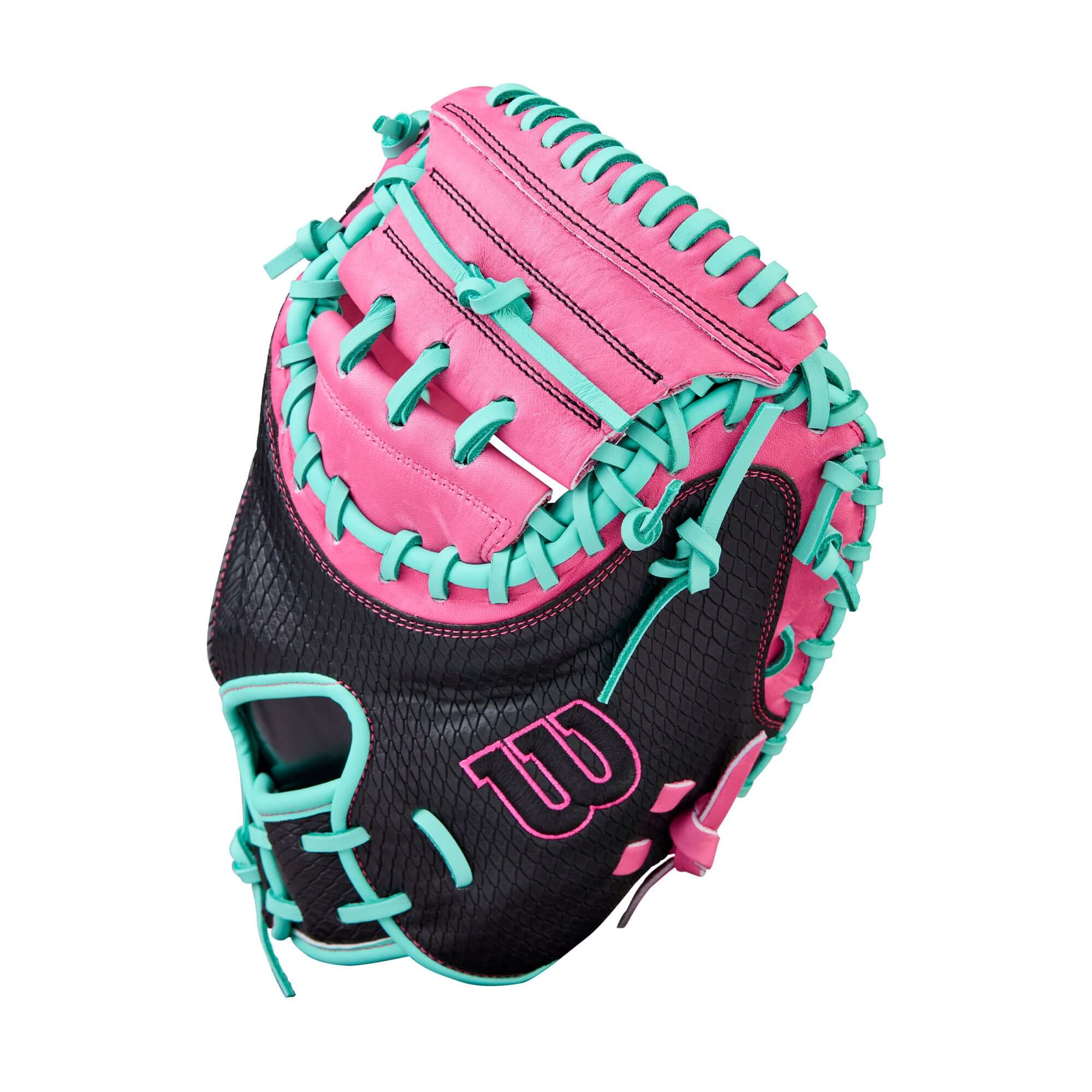 Wilson A1000 CM33 Half Moon Web detail showing tight lacing and smooth pocket structure.