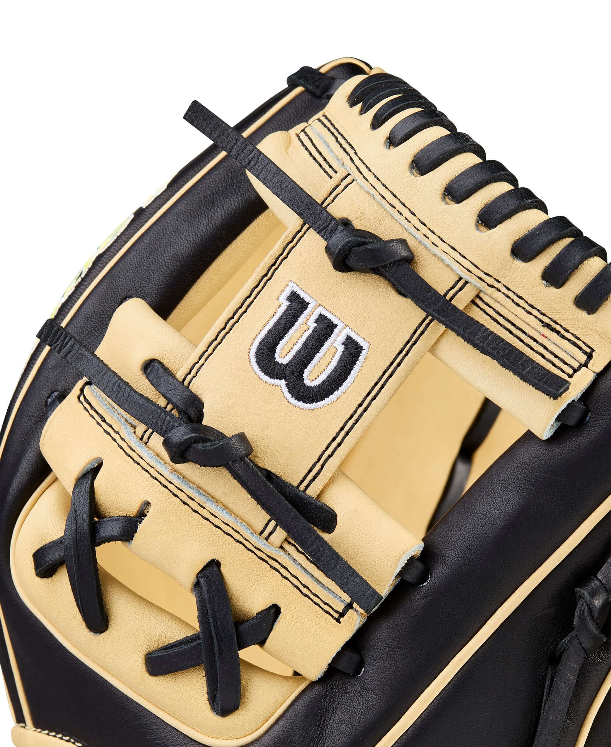 H-Web pattern of Wilson 2026 A2000 Classic 1786 11.5" Infield Baseball Glove Black/Blonde optimized for quick transfers.