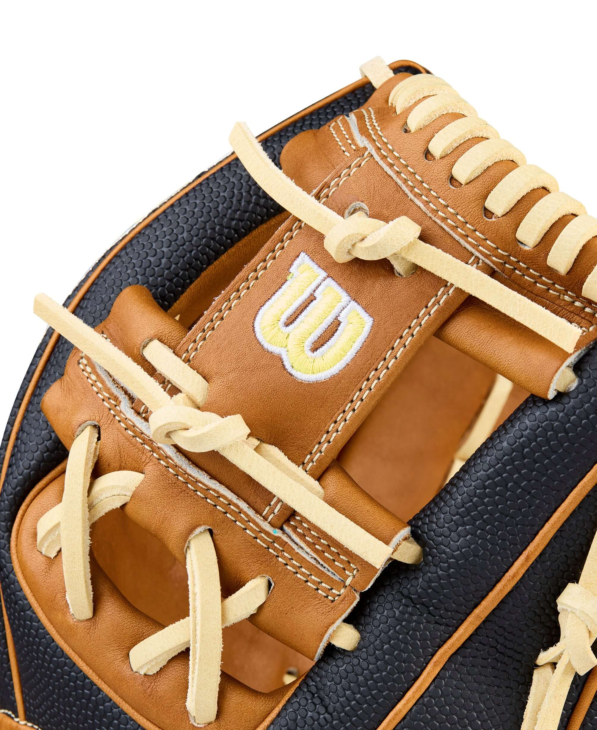 H-Web structure of Wilson 2026 A2000 Classic 1975SS 11.75" Infield Baseball Glove Black/Saddle for enhanced control and quick transfers.