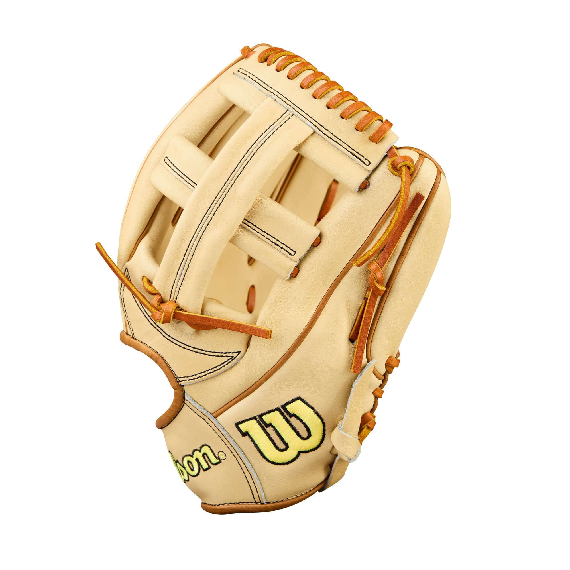 Wilson 2026 A2000 Classic EL3 11.75" Infield Glove, featuring premium leather and advanced design for elite performance.