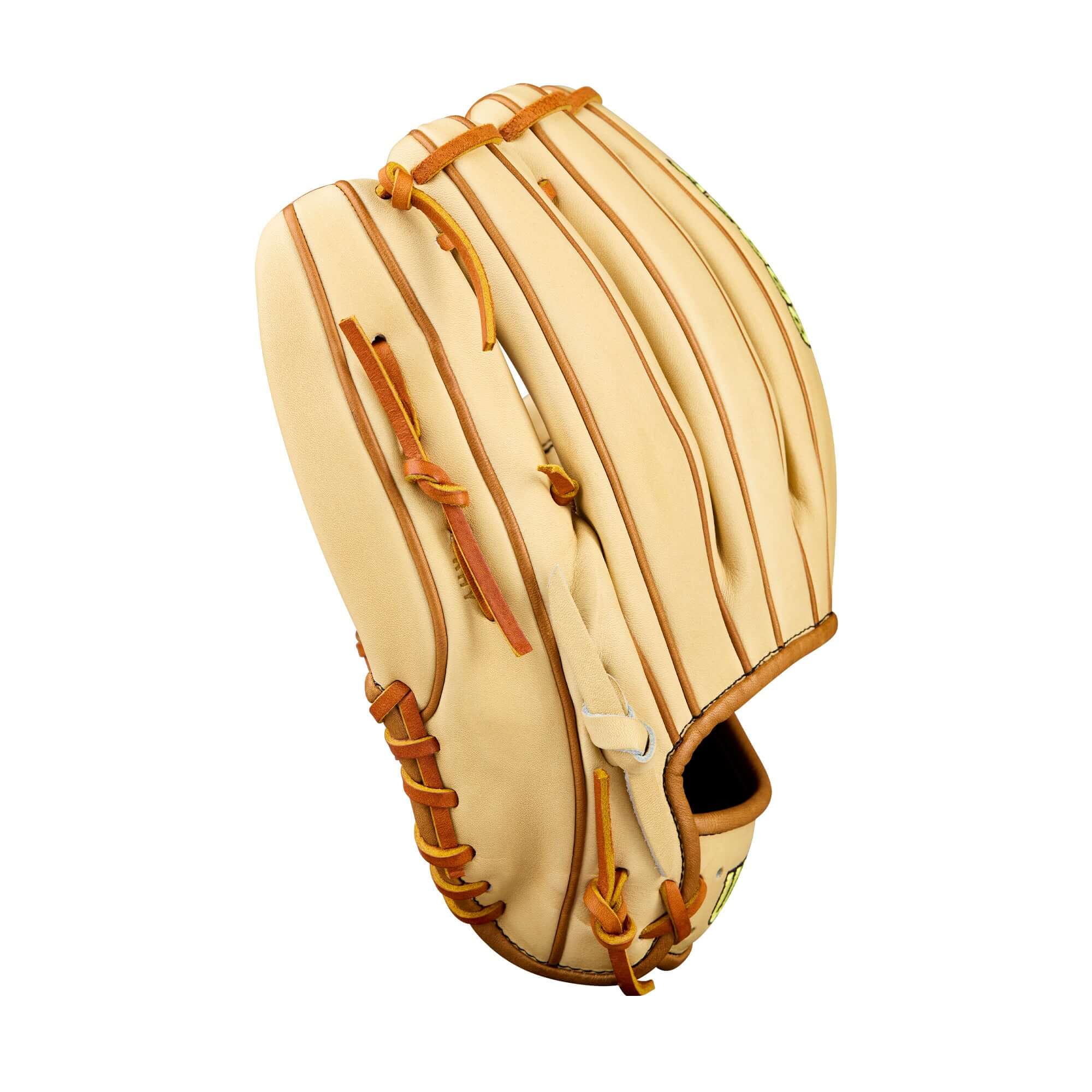 Wilson 2026 A2000 Classic EL3 11.75" Infield Glove showcasing premium craftsmanship and innovative design.