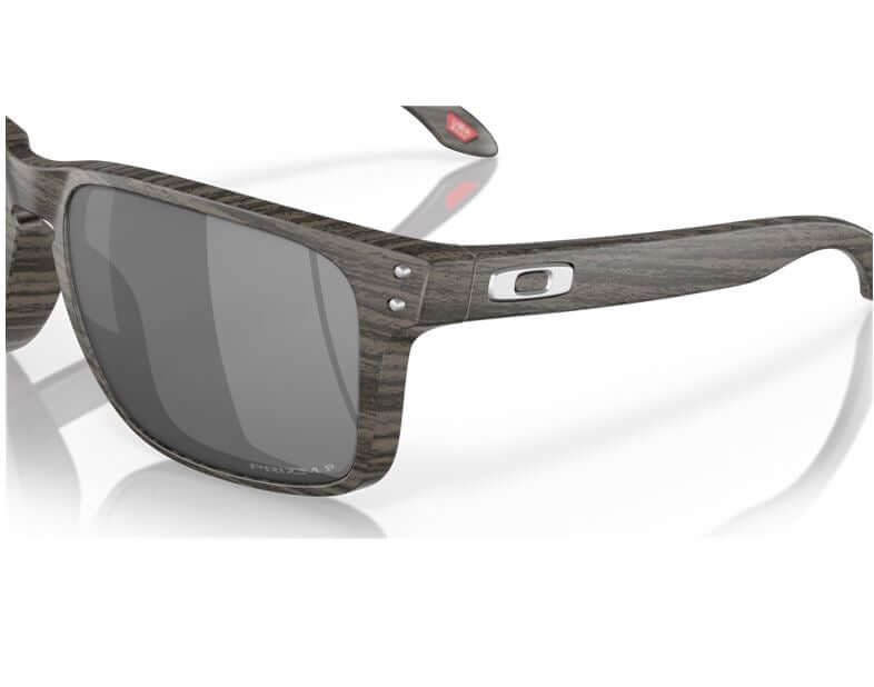 Oakley Holbrook XL sunglasses with lightweight O Matter™ frame for durability and comfort