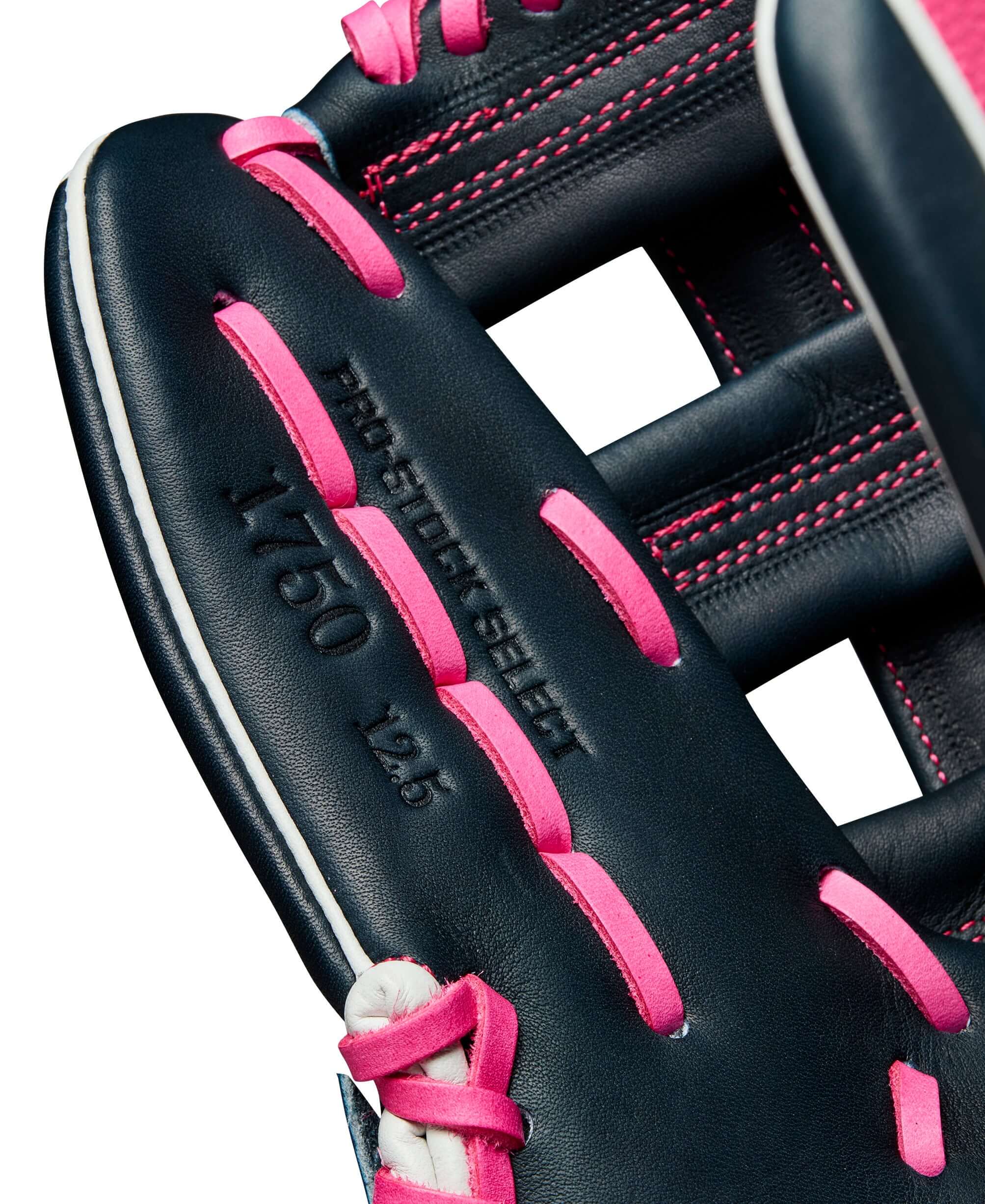Detailed thumb view displaying the craftsmanship and structure of Pro Stock® Select leather.