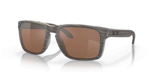 Oakley Holbrook XL sunglasses with lightweight O Matter™ frame for durability and comfort