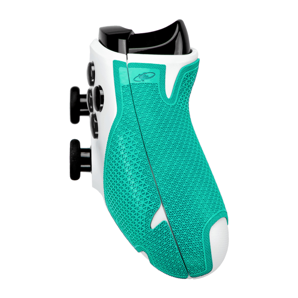 Lizard Skins DSP Controller Grip for Xbox One in teal, featuring multi-textured, slip-resistant design for enhanced control.