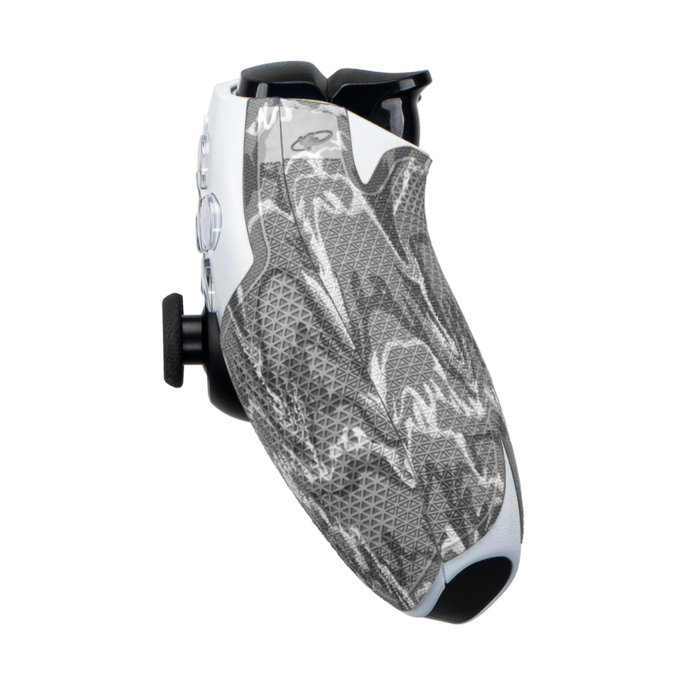 Lizard Skins DSP Controller Grip for Xbox One in Phantom Camo, offering a slip-resistant, multi-textured surface for enhanced control.