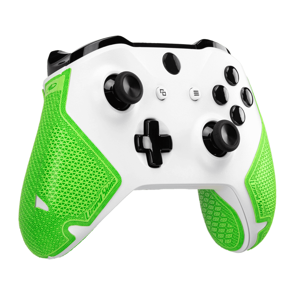Lizard Skins DSP grip in emerald green on Xbox One controller, showcasing optimized texture for comfort and control.