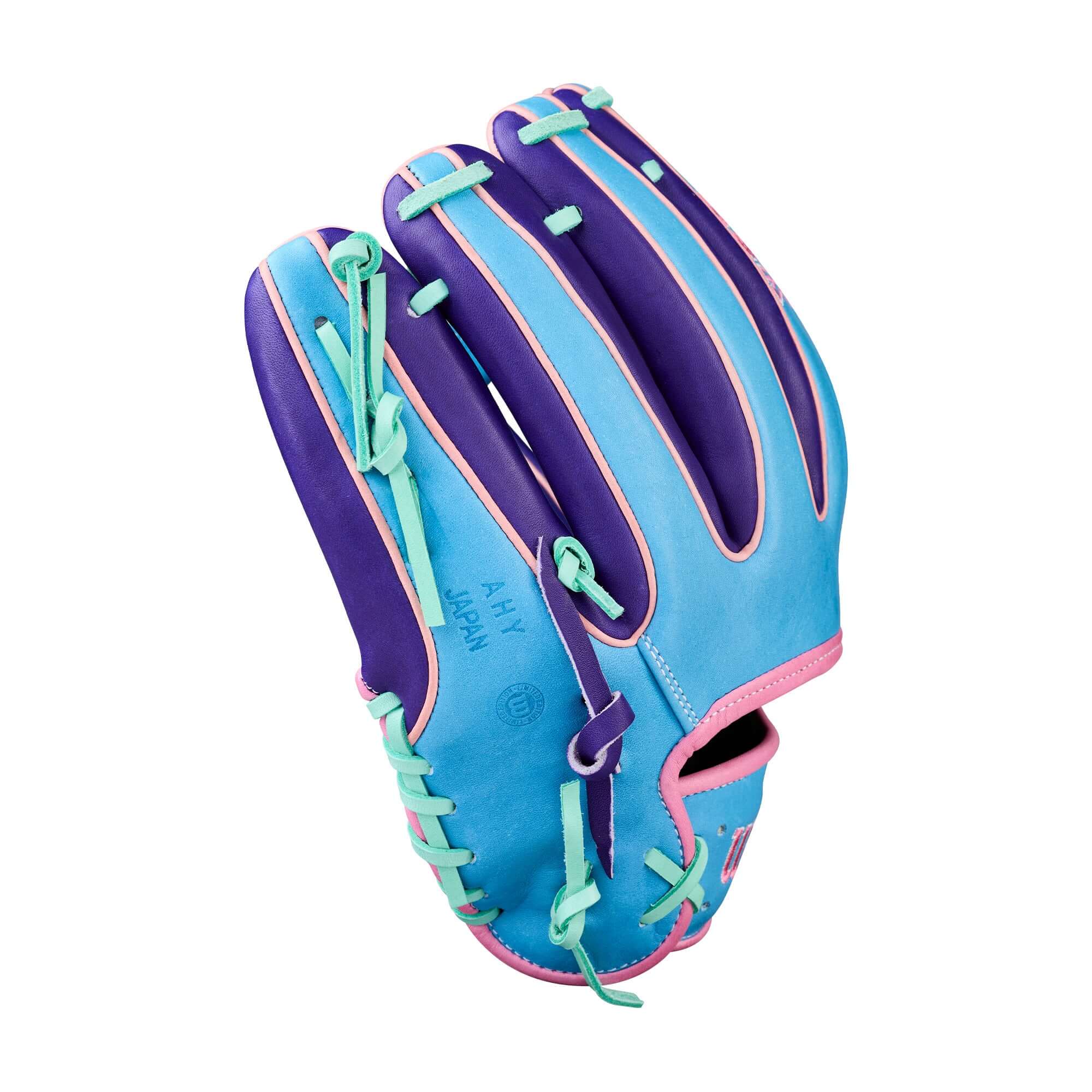 Wilson GOTM Oct 2025 A2K 1720 Glove finger detail with sky blue welting and laces.