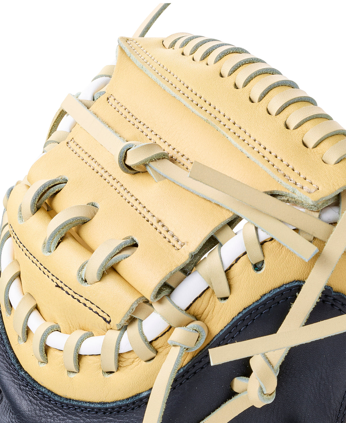 Wilson 2027 A700® 32.5” Baseball Catcher’s Mitt