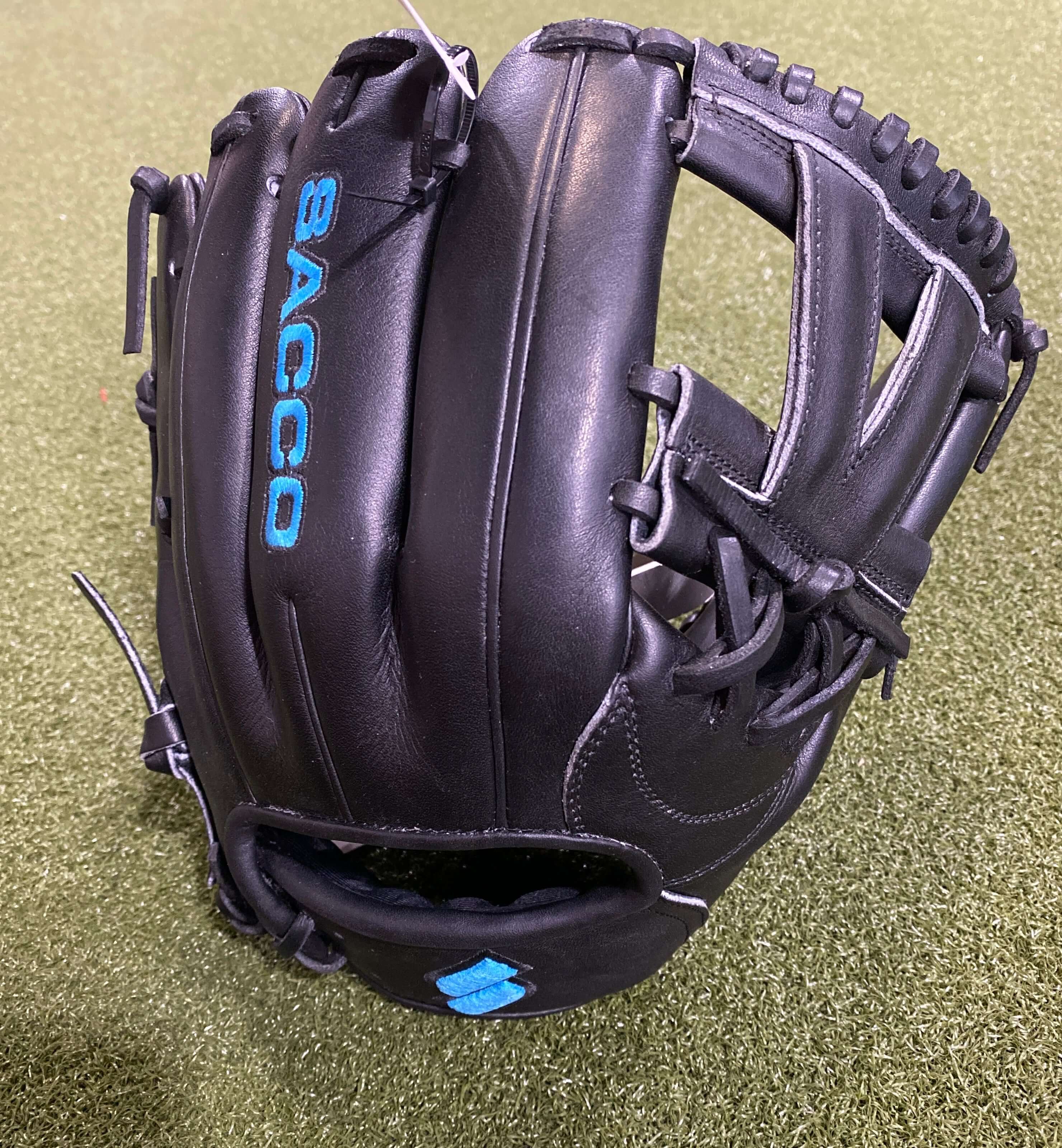 Sacco Ultra Premium RHT V-Web Black 11.75" baseball glove with reinforced heel, designed for durability and control.