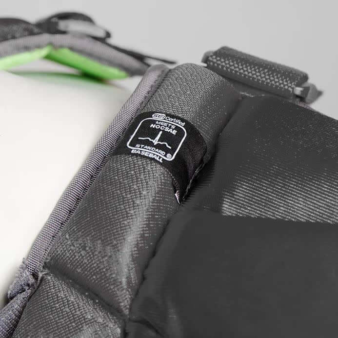 All-Star S7 AXIS Catching Kit for ages 9-12, elite-level, includes helmet, chest protector, and LINQ™ hinge leg guards.