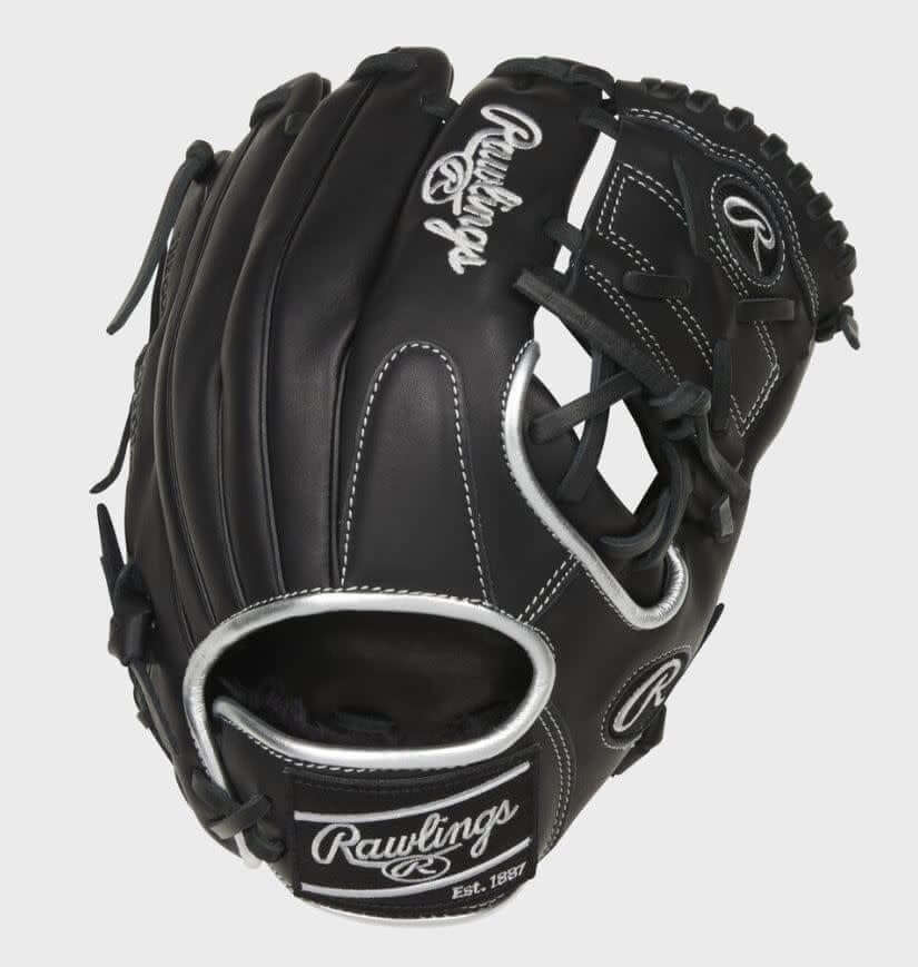 Rawlings Gamer 11.75-inch infield/pitcher's glove with deep pocket and solid web design