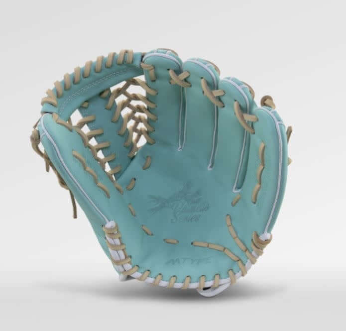 Marucci Palmetto Fastpitch glove, 12.50 inches, T Web, right-hand throw