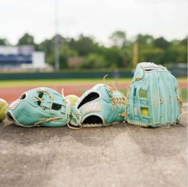 Marucci Palmetto Fastpitch glove, 12.50 inches, T Web, right-hand throw