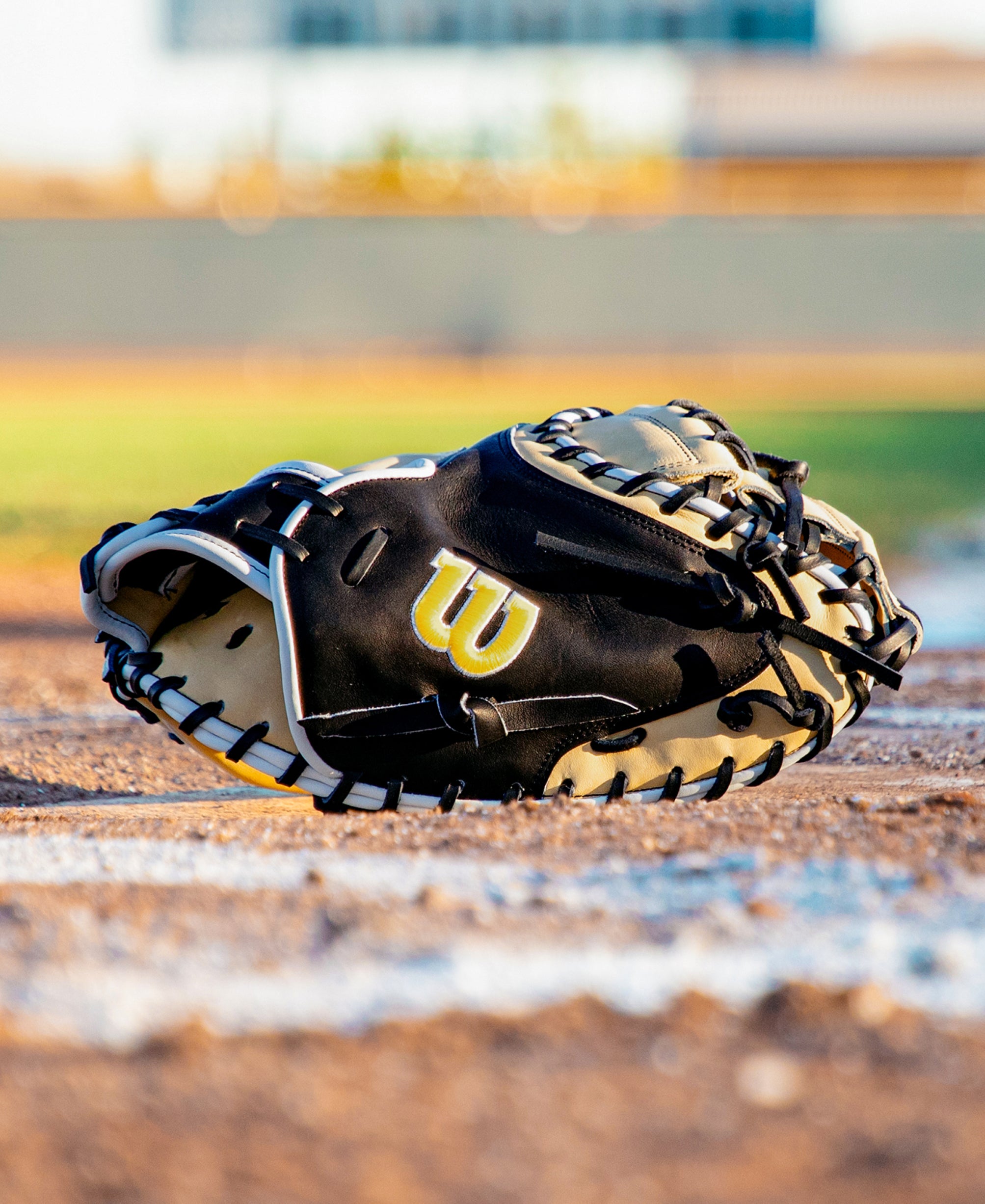 Wilson 2027 A2K 1734 Annual 34" Catcher's Mitt
