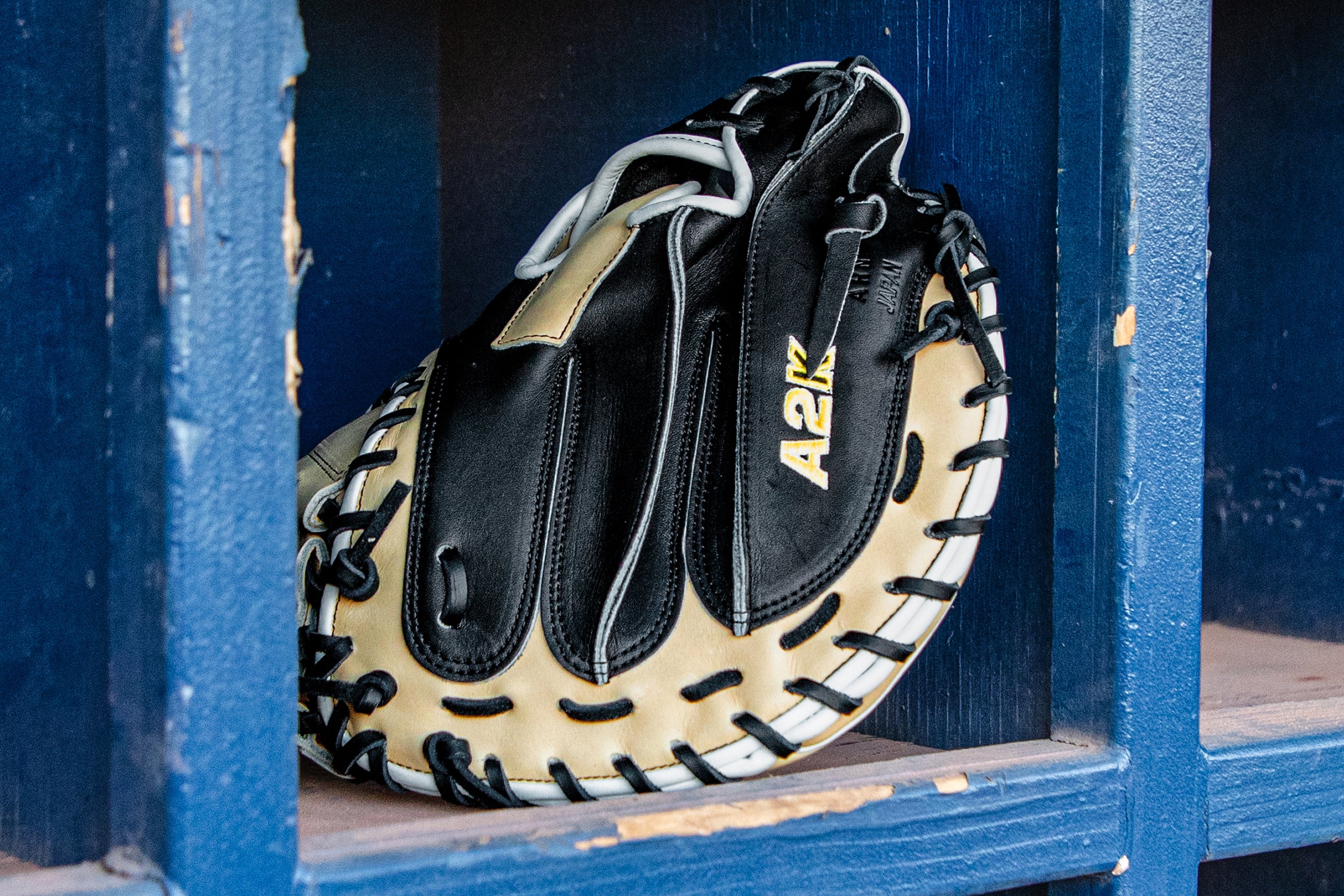 Wilson 2027 A2K 1734 Annual 34" Catcher's Mitt