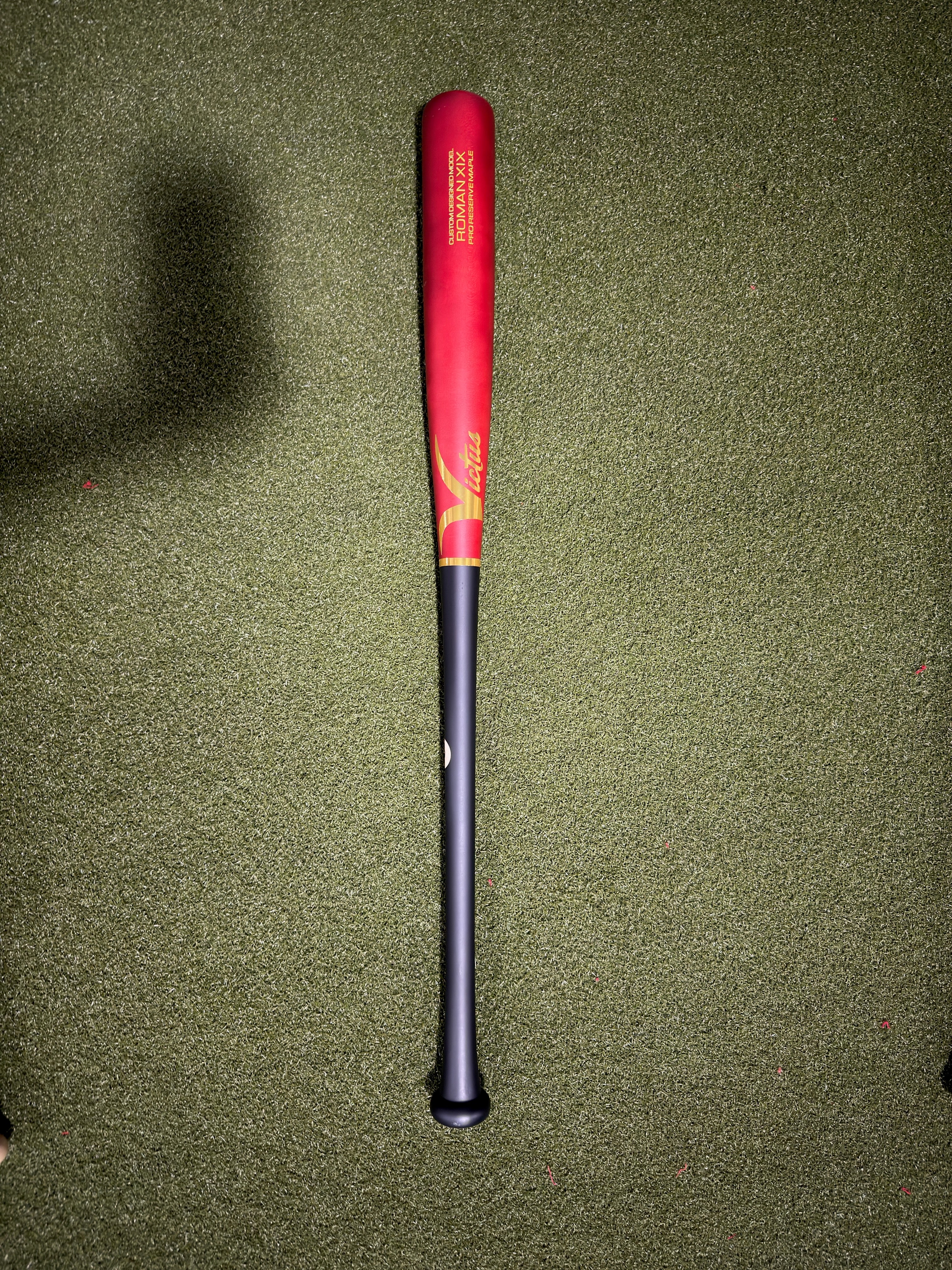 Victus RomanXIX Flat BK/FL CH Maple Pro Reserve Wood Baseball Bat