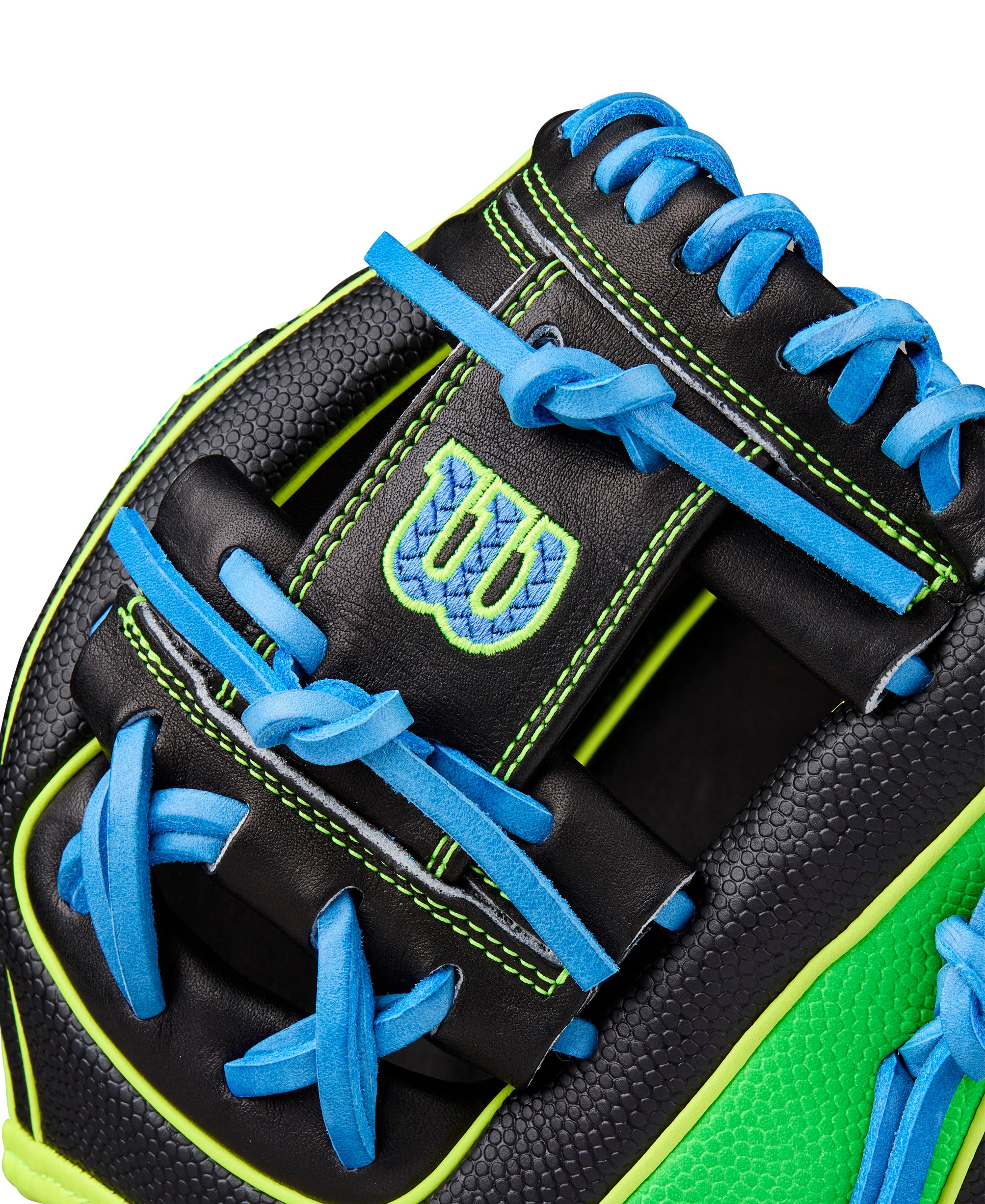 Wilson 2025 A2000 PF88SS 11.25” Infield Glove H-Web (I-Web) detail for quick transfers.