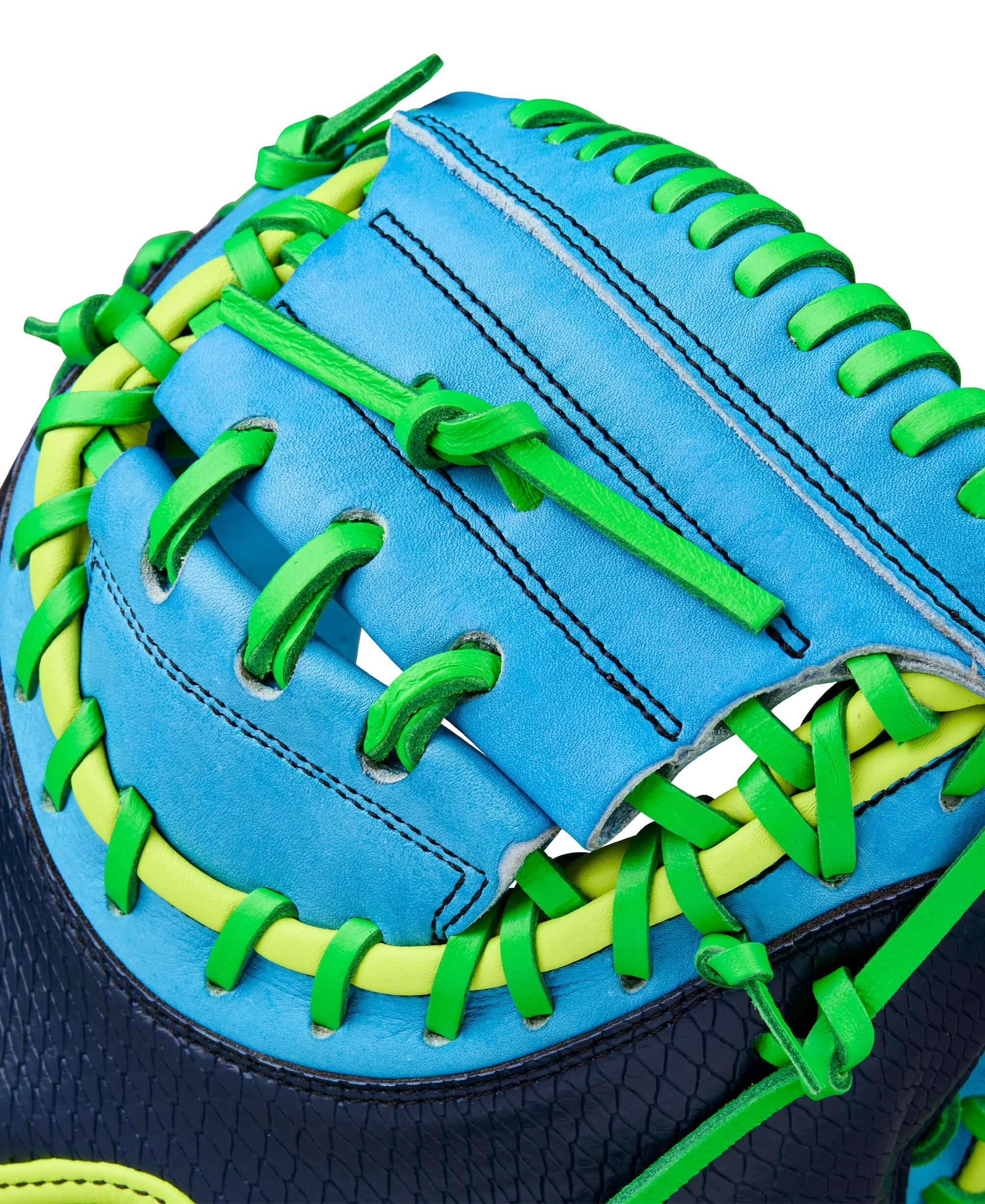 Wilson 2025 A2000 PF33SS 33” Catcher’s Mitt Half Moon Web detail showing deep pocket design.