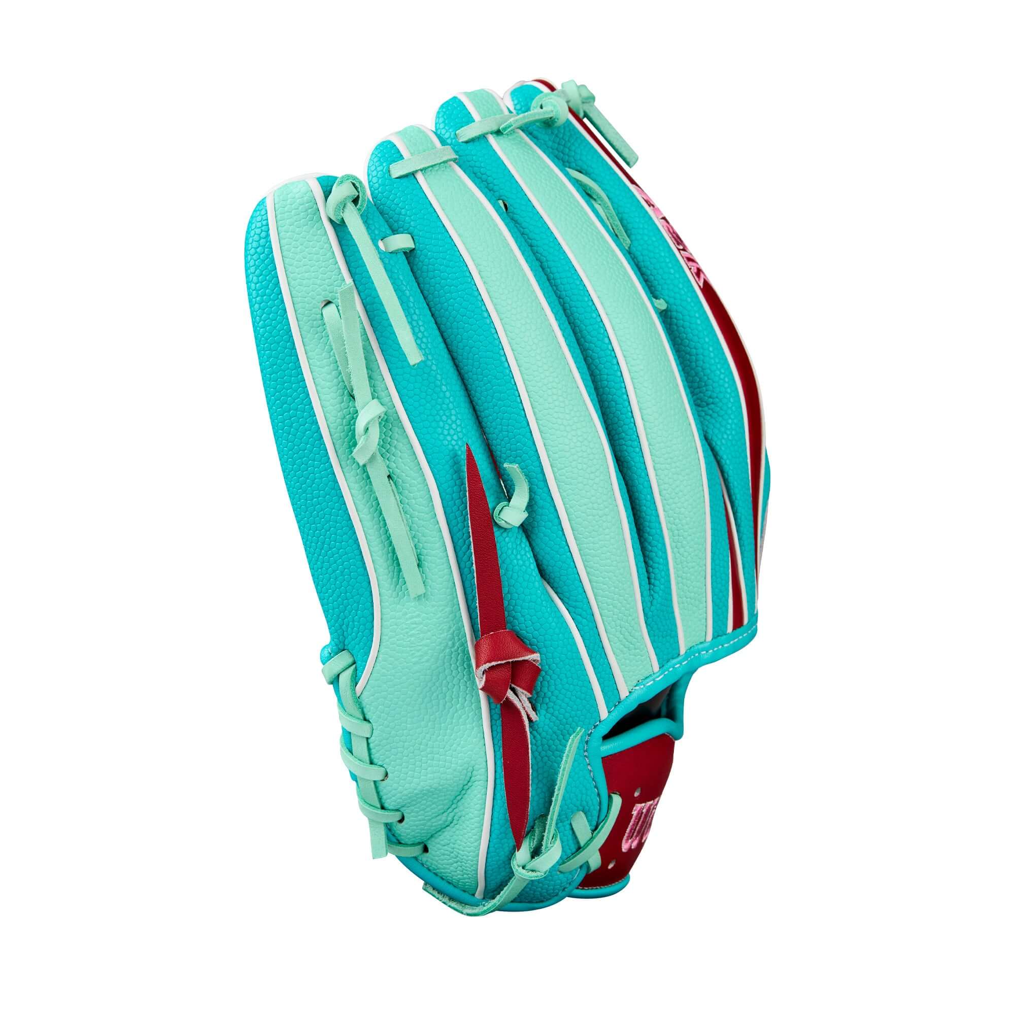 Wilson A2K MY7SS 12.5” Outfield Glove finger detail showing alternating SuperSnakeSkin™ panels.