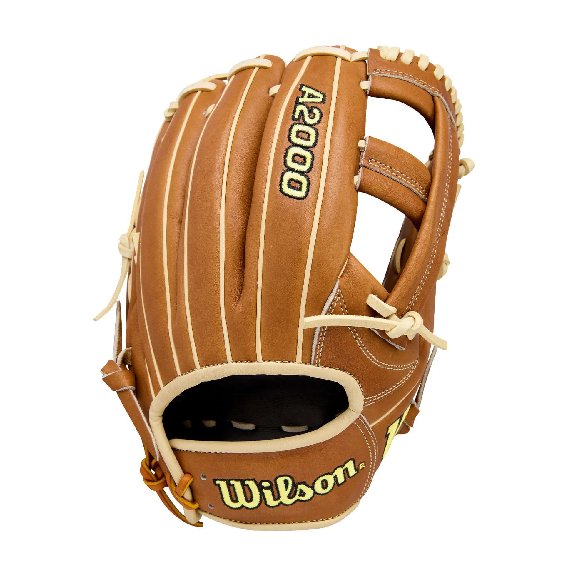 Wilson 2026 A2000 Classic EL3 11.75" Infield Baseball Glove with saddle tan leather and single post web design.