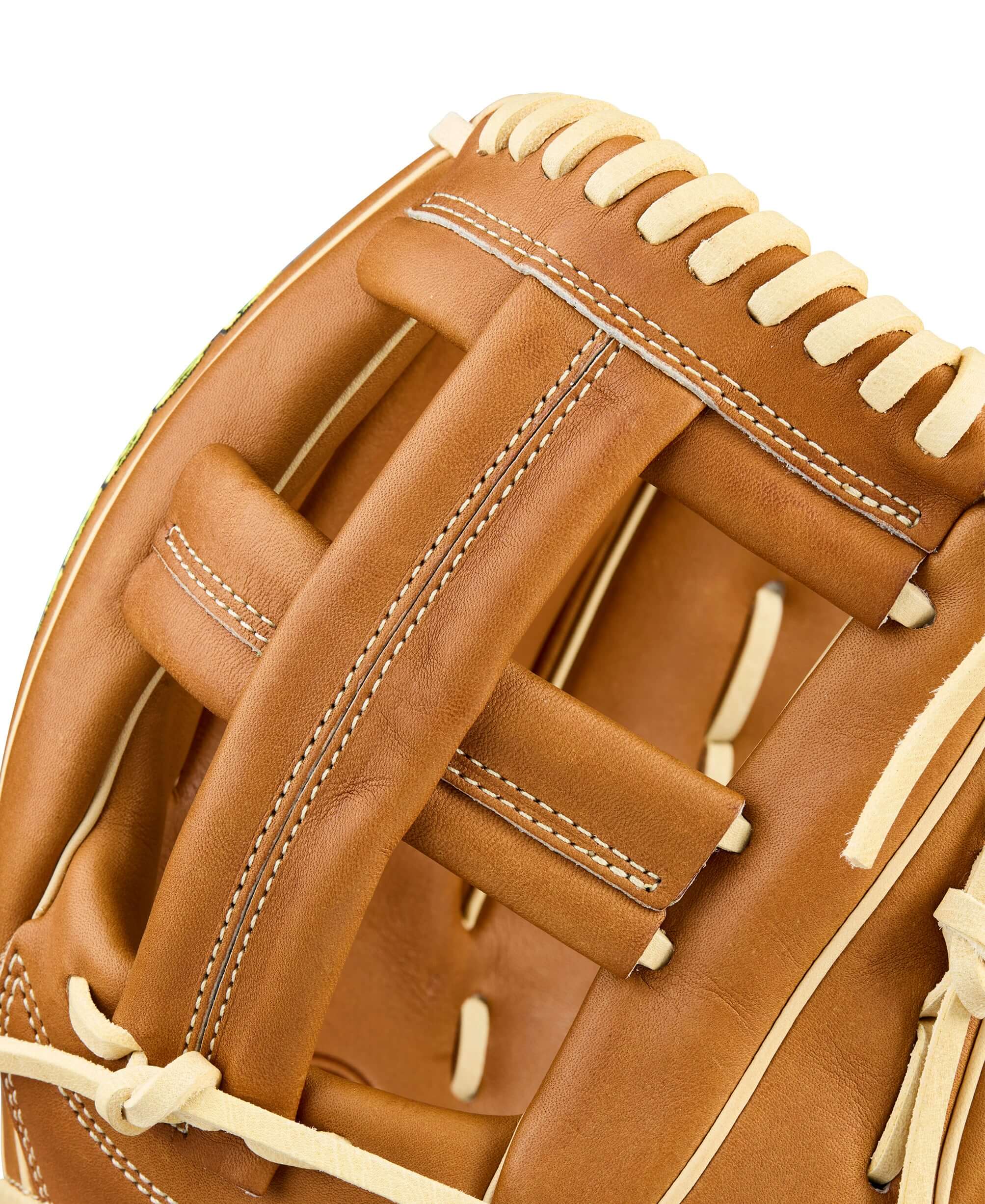 Wilson 2026 A2000 Classic EL3 11.75" Infield Baseball Glove showing detailed craftsmanship and D-shaped pocket.