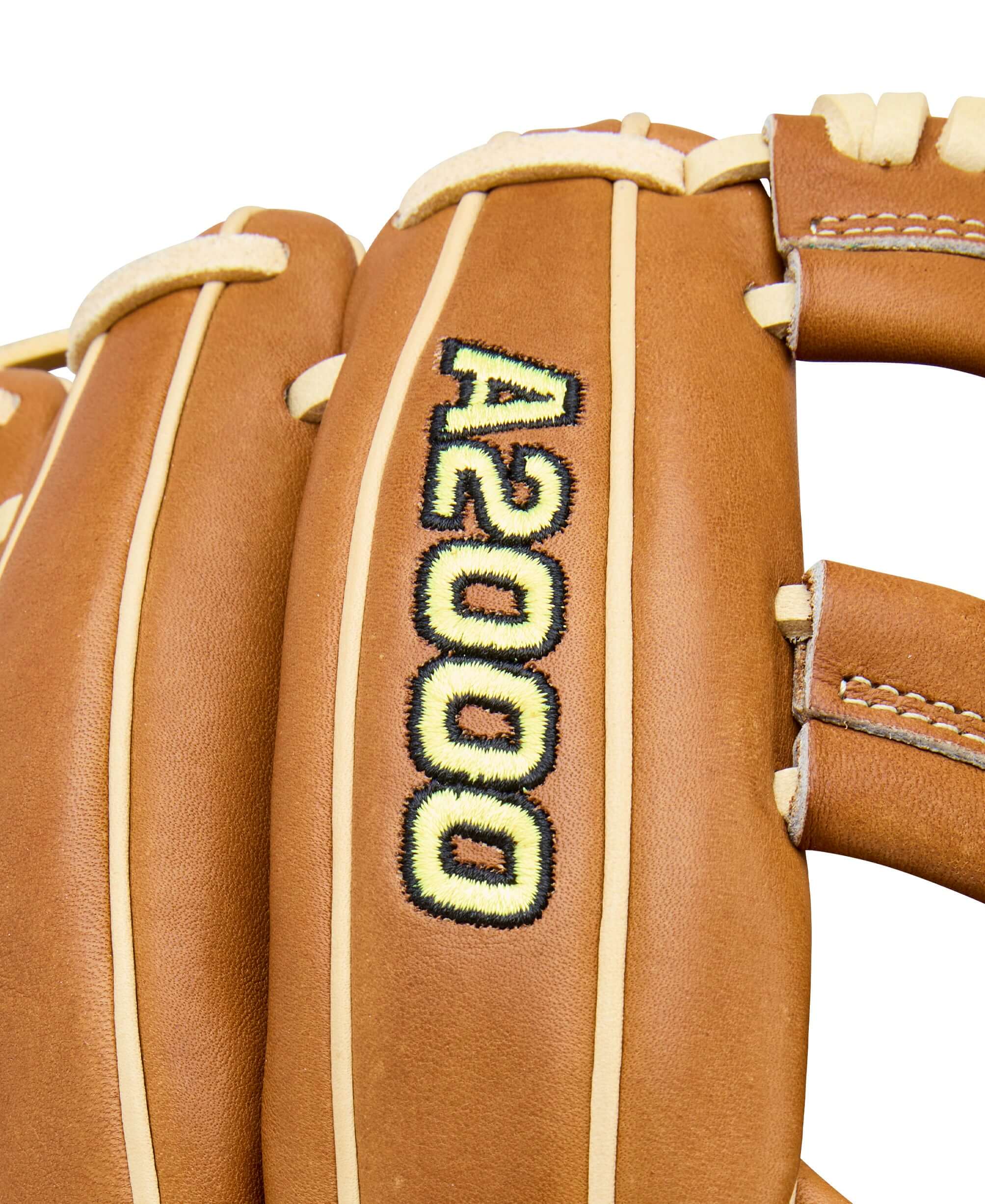 Wilson 2026 A2000 Classic EL3 11.75" Infield Baseball Glove close-up showing A2000 logo and detailed craftsmanship.
