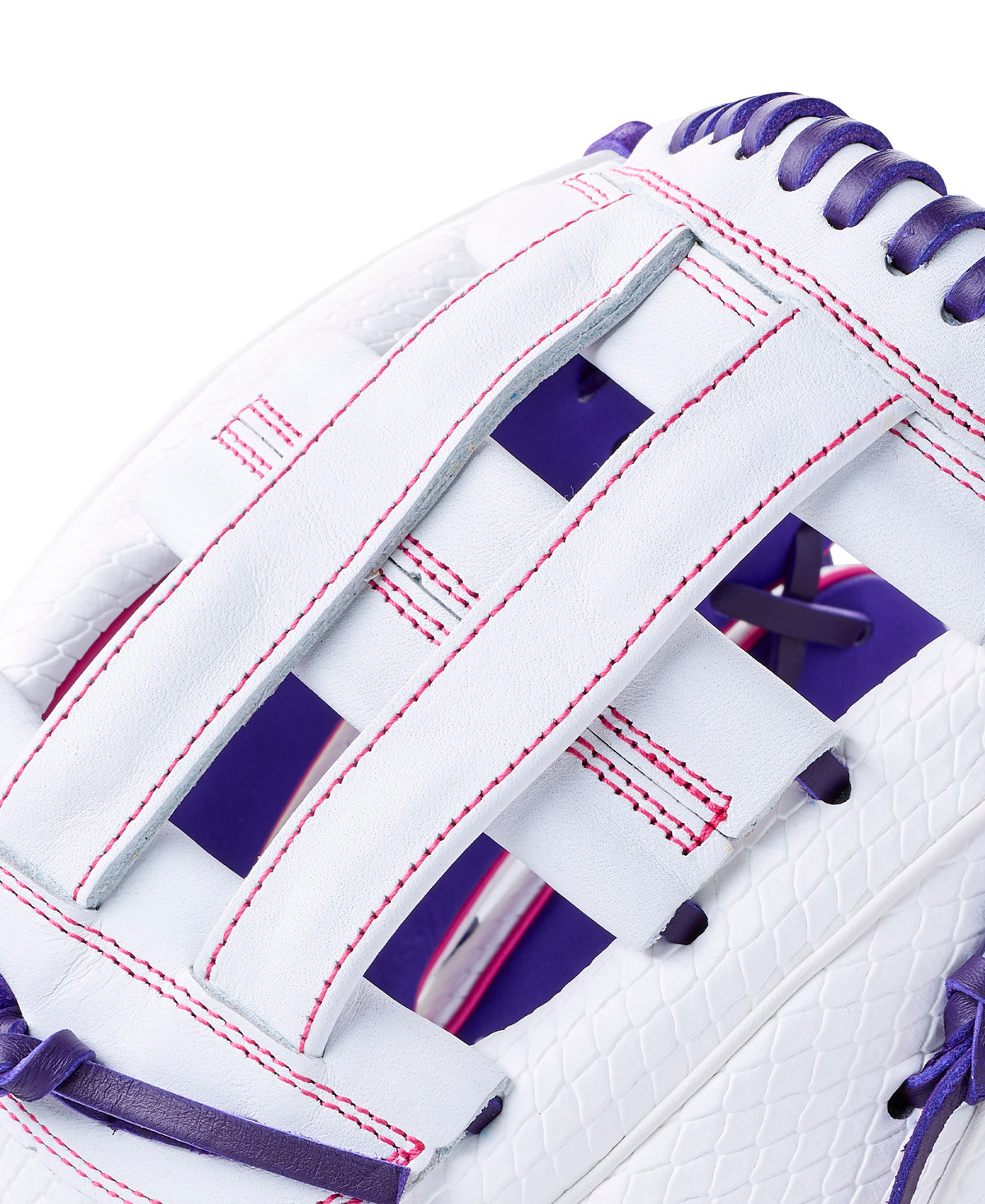 Detail of Wilson 2027 A1000 FP1712SS 12” Utility Fastpitch Softball Glove lacing and craftsmanship.