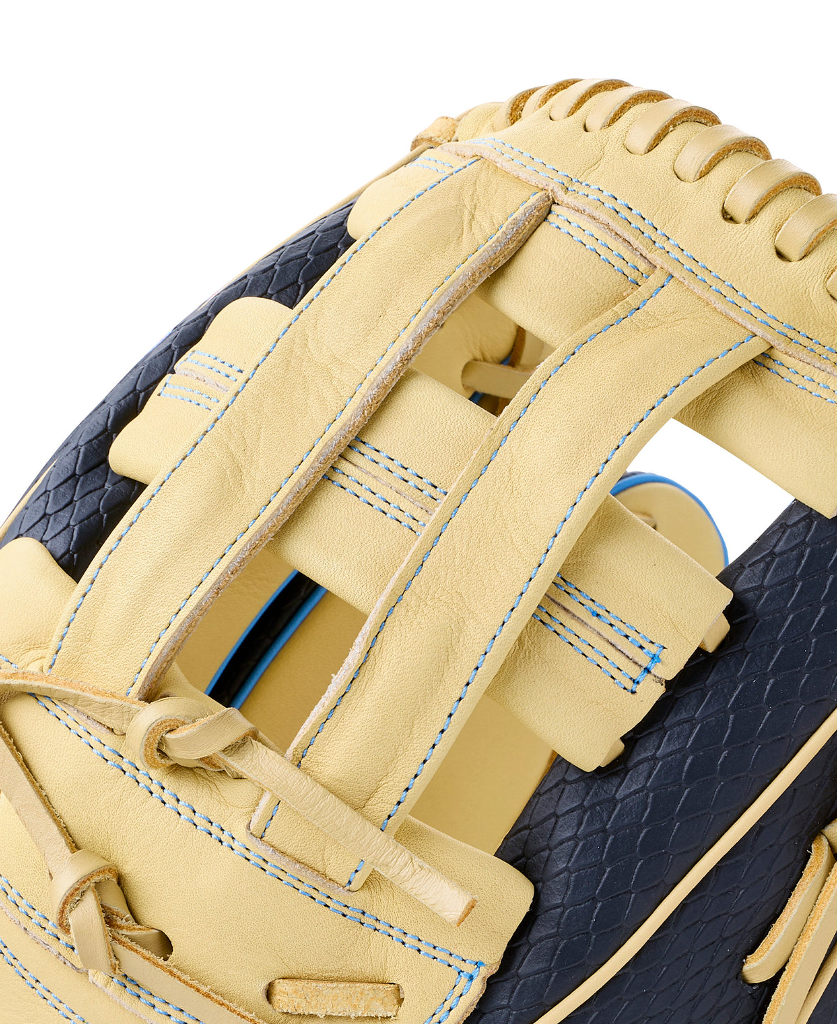 Wilson 2027 A1000 1750SS 12.5” Outfield Baseball Glove