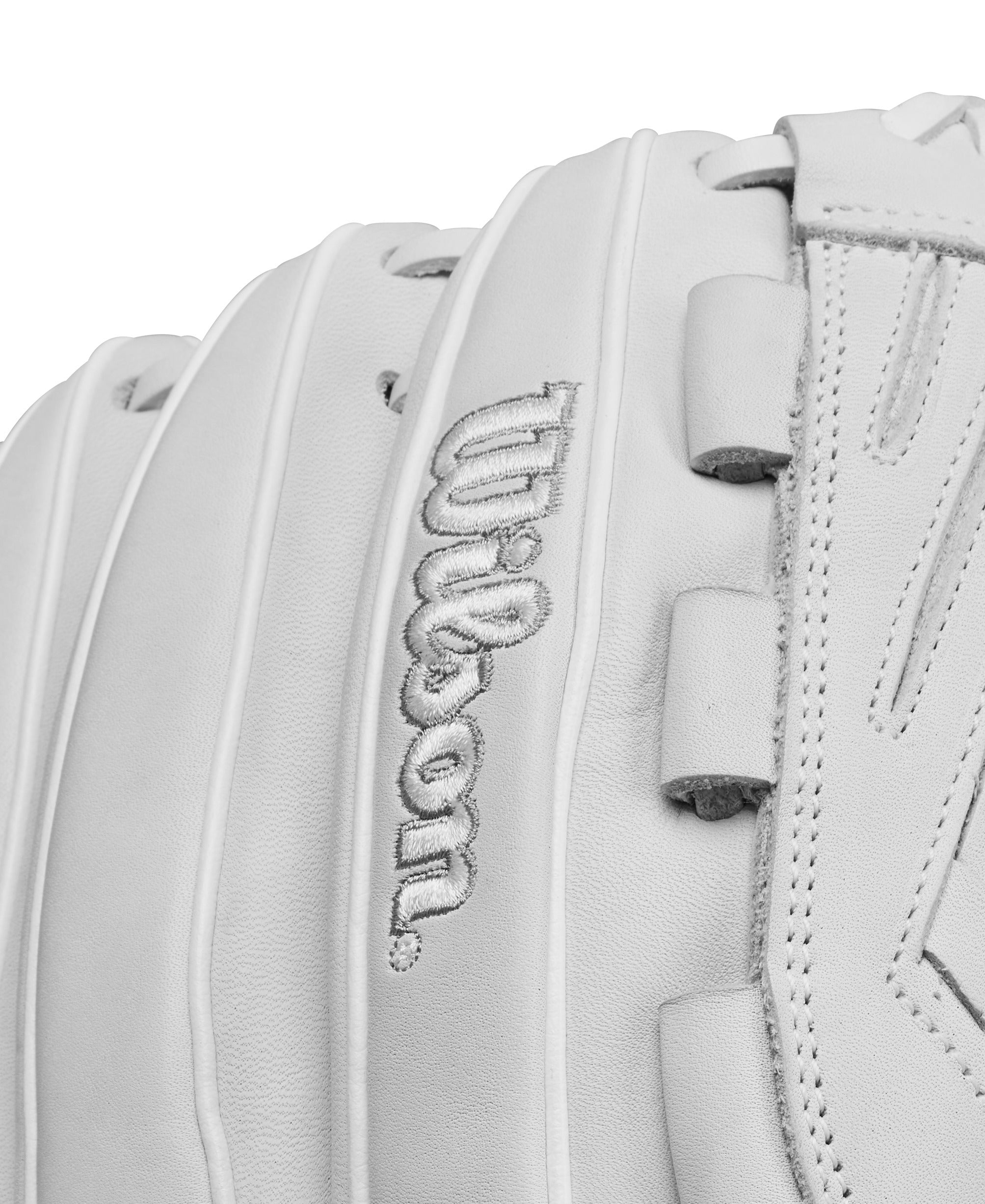 Wilson 2025 A1000FP V125 Outfield Fastpitch Softball Glove 12.5" White/Grey