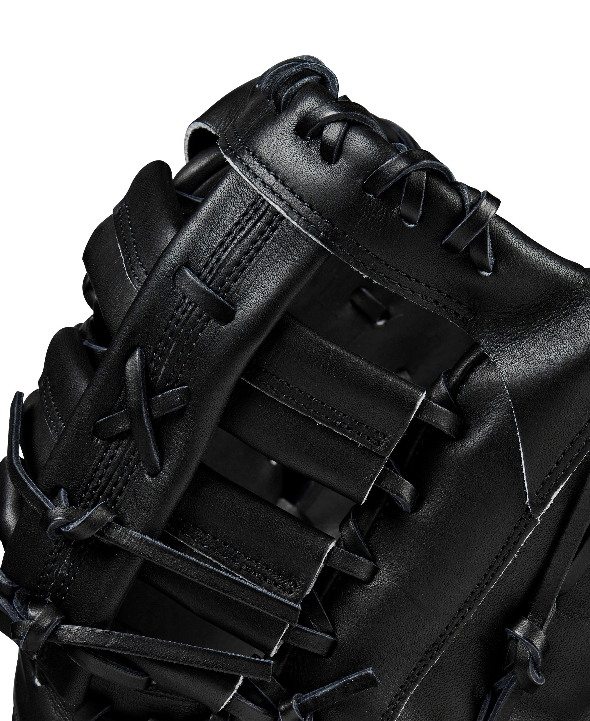 Wilson 2024 A2000 1679 Glove Day Black 12.5” first base mitt Single Post Web close-up.
