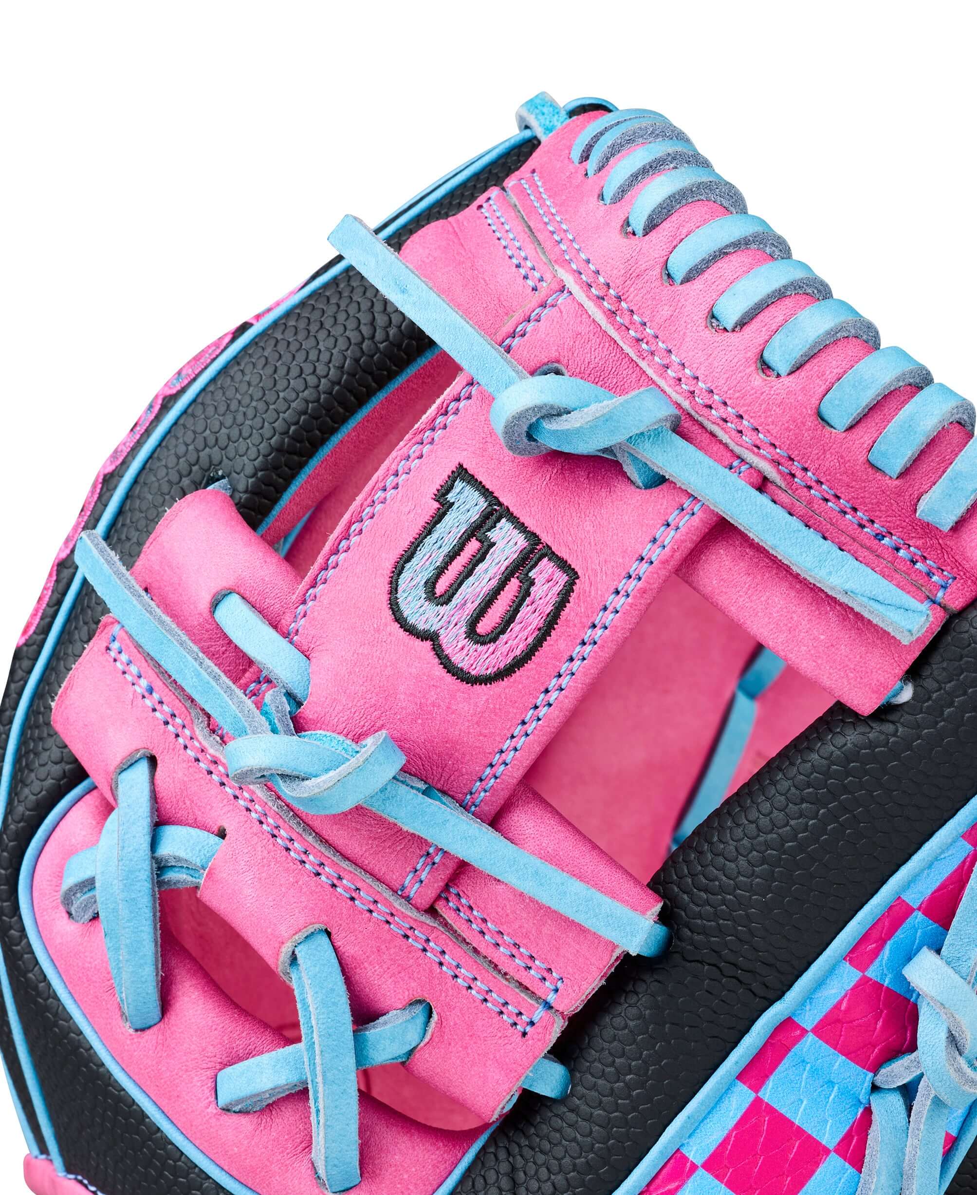 Wilson 2025 A2000 1786SS 11.5” Pottstown Glove H-Web detail with shallow pocket design.