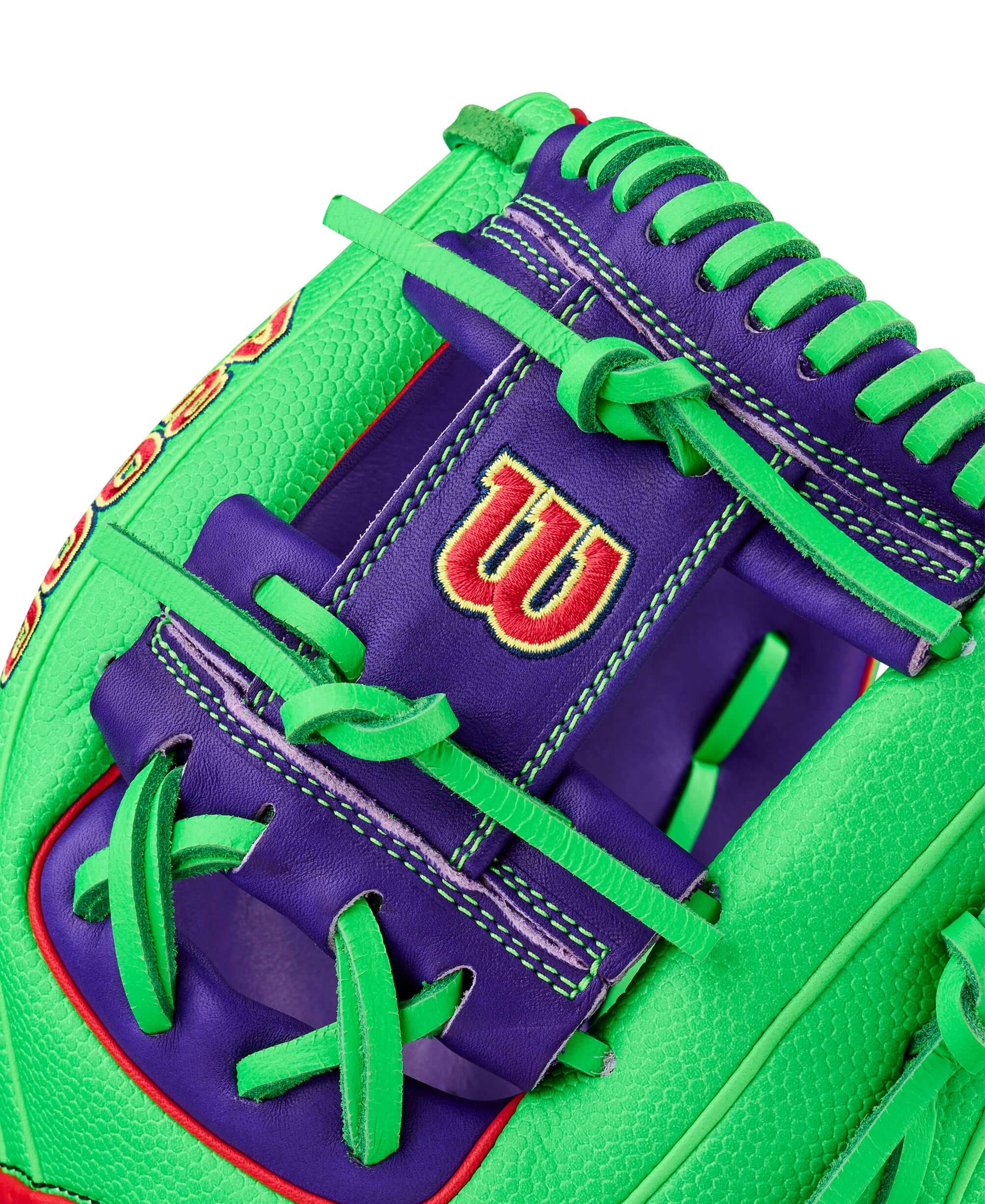 Web detail of Wilson Swingin’ Sour Apple A2000 1786 11.5" Infield Baseball Glove with I-web and green lacing.